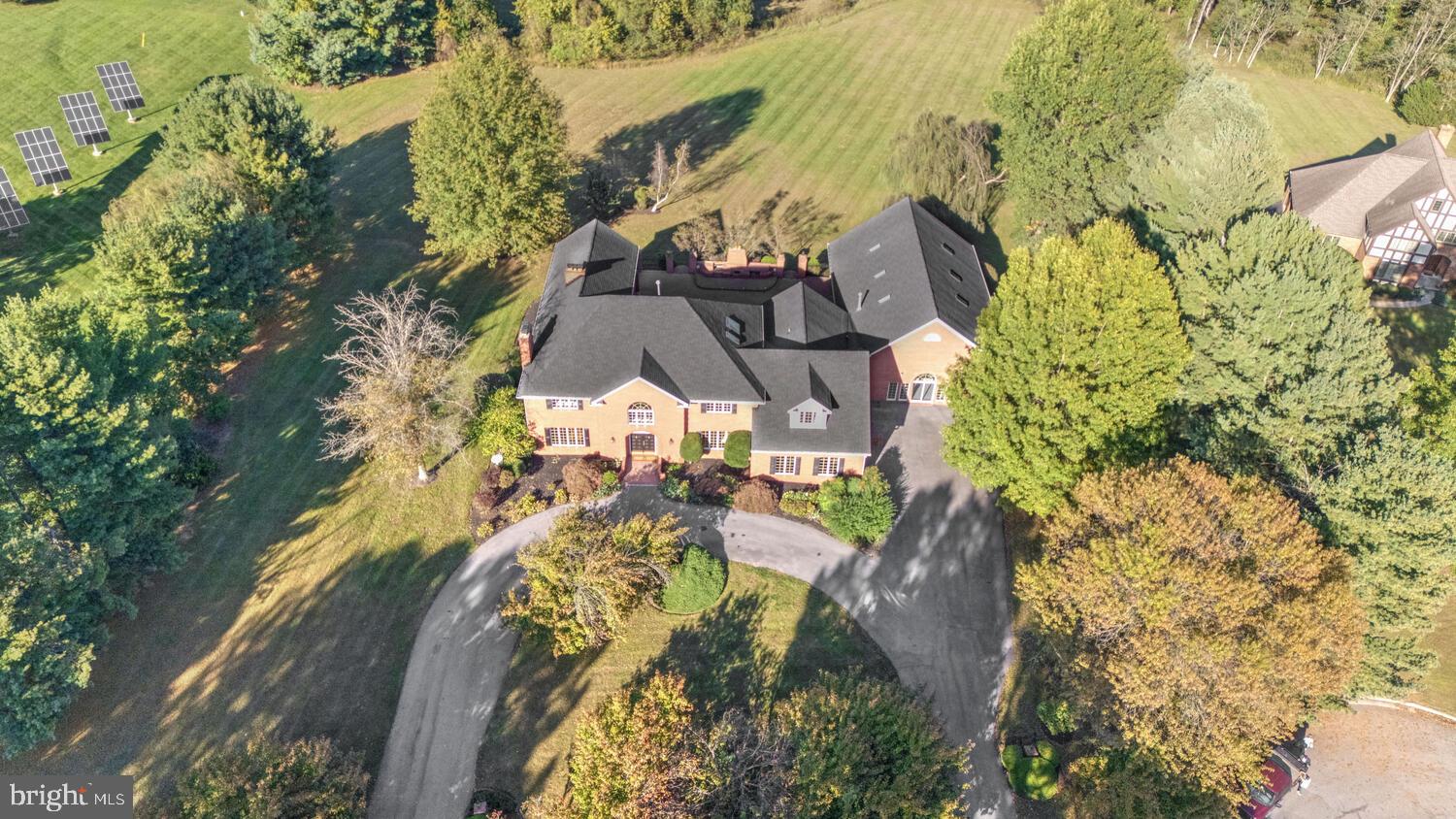 TWELVE HILLS - Residential