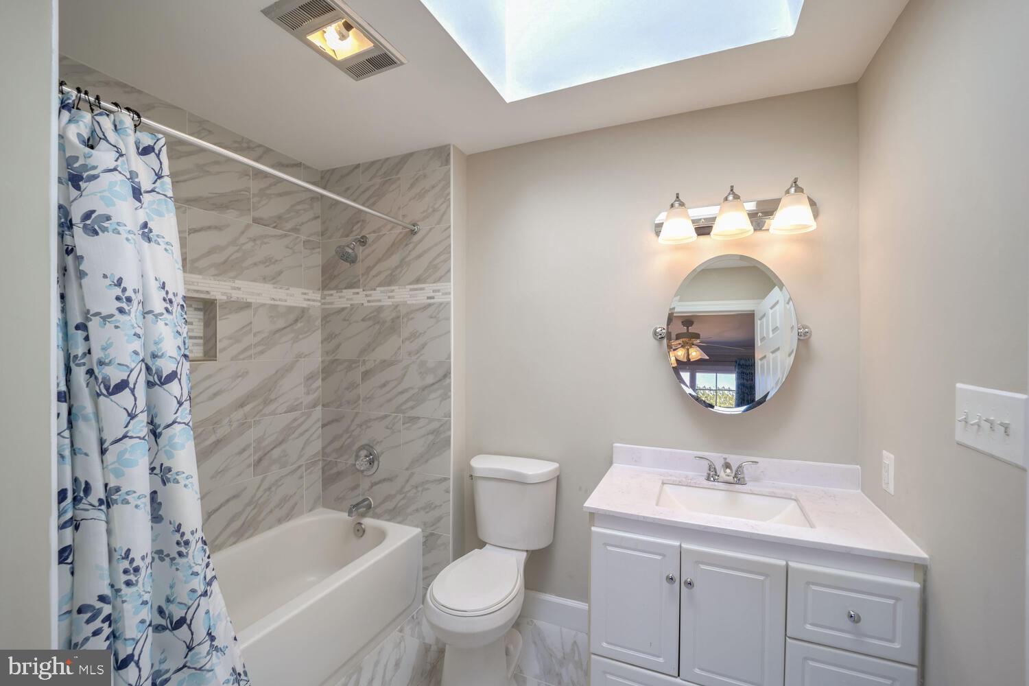 TWELVE HILLS - Residential