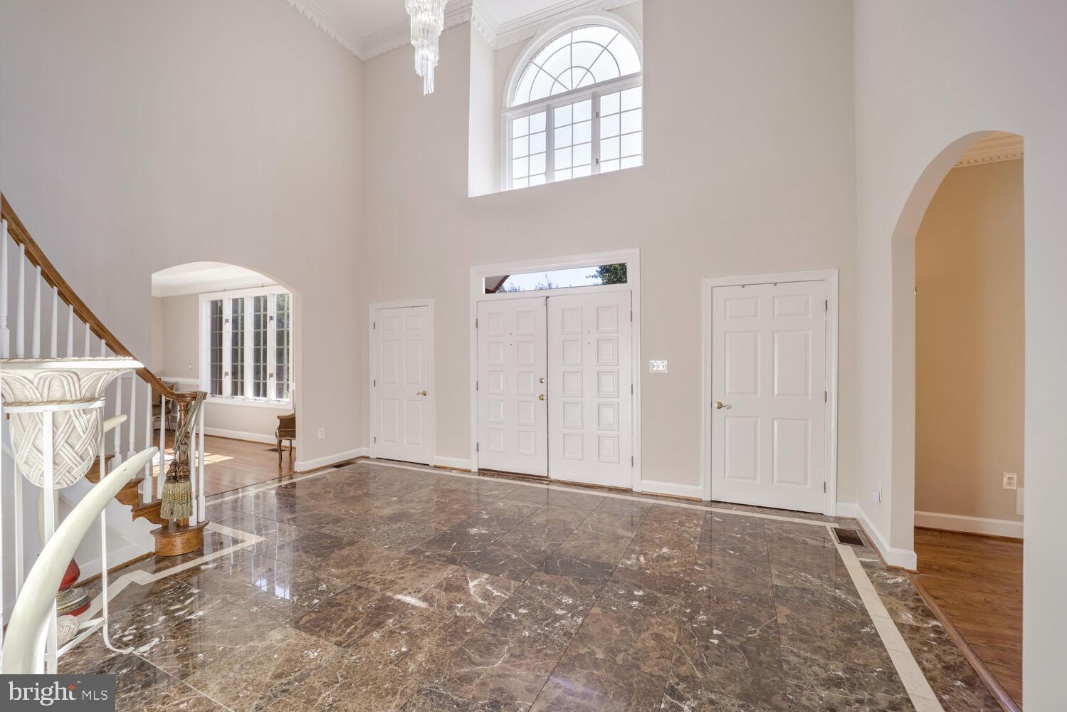 TWELVE HILLS - Residential