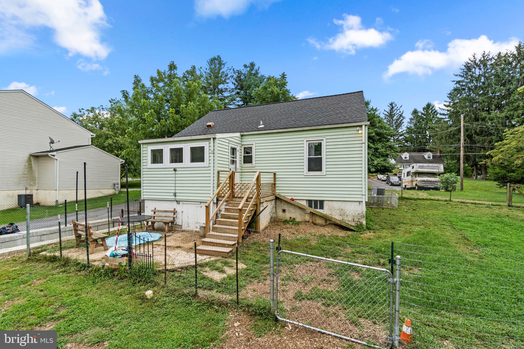 SHERVETTES CORNER - Residential