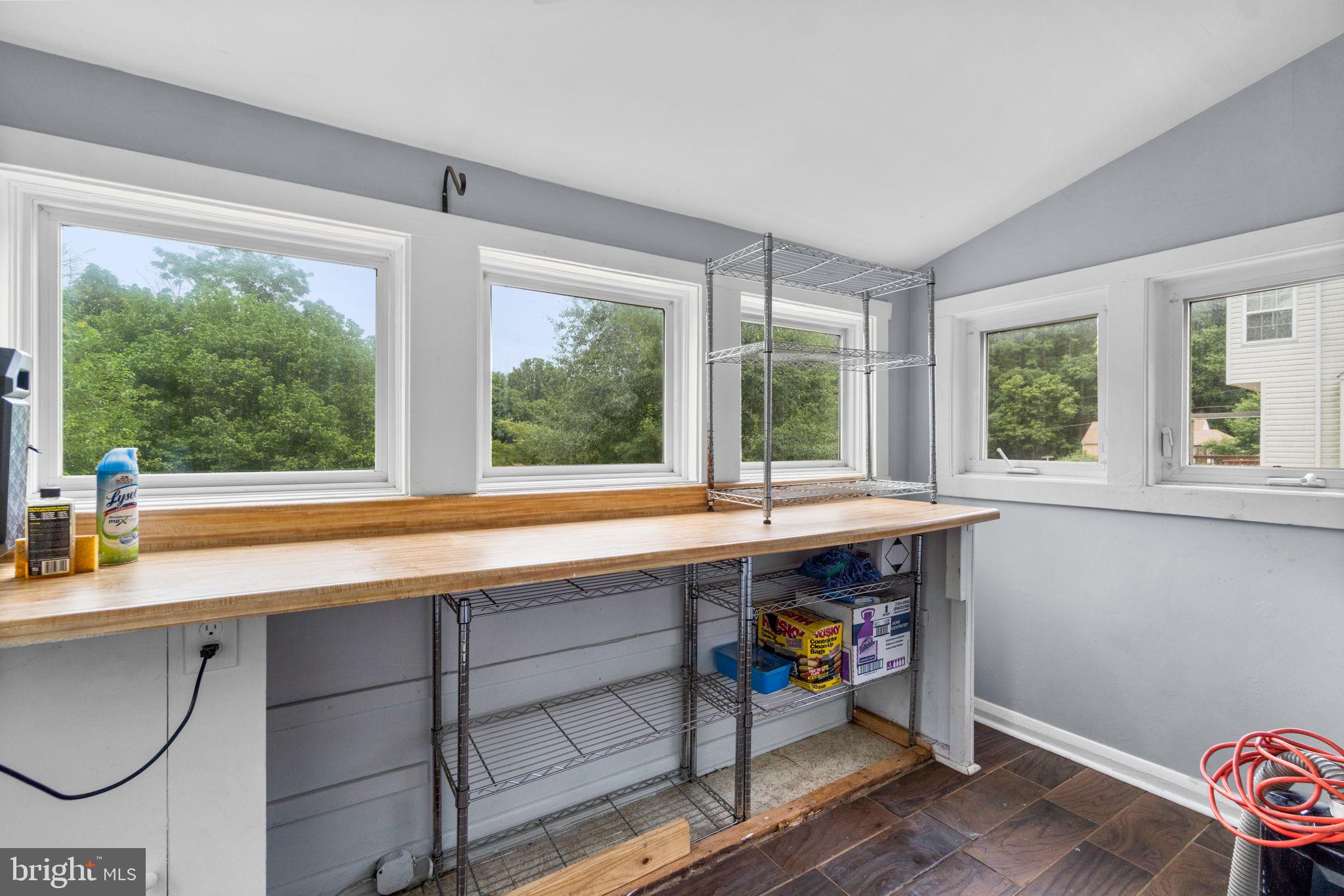 SHERVETTES CORNER - Residential