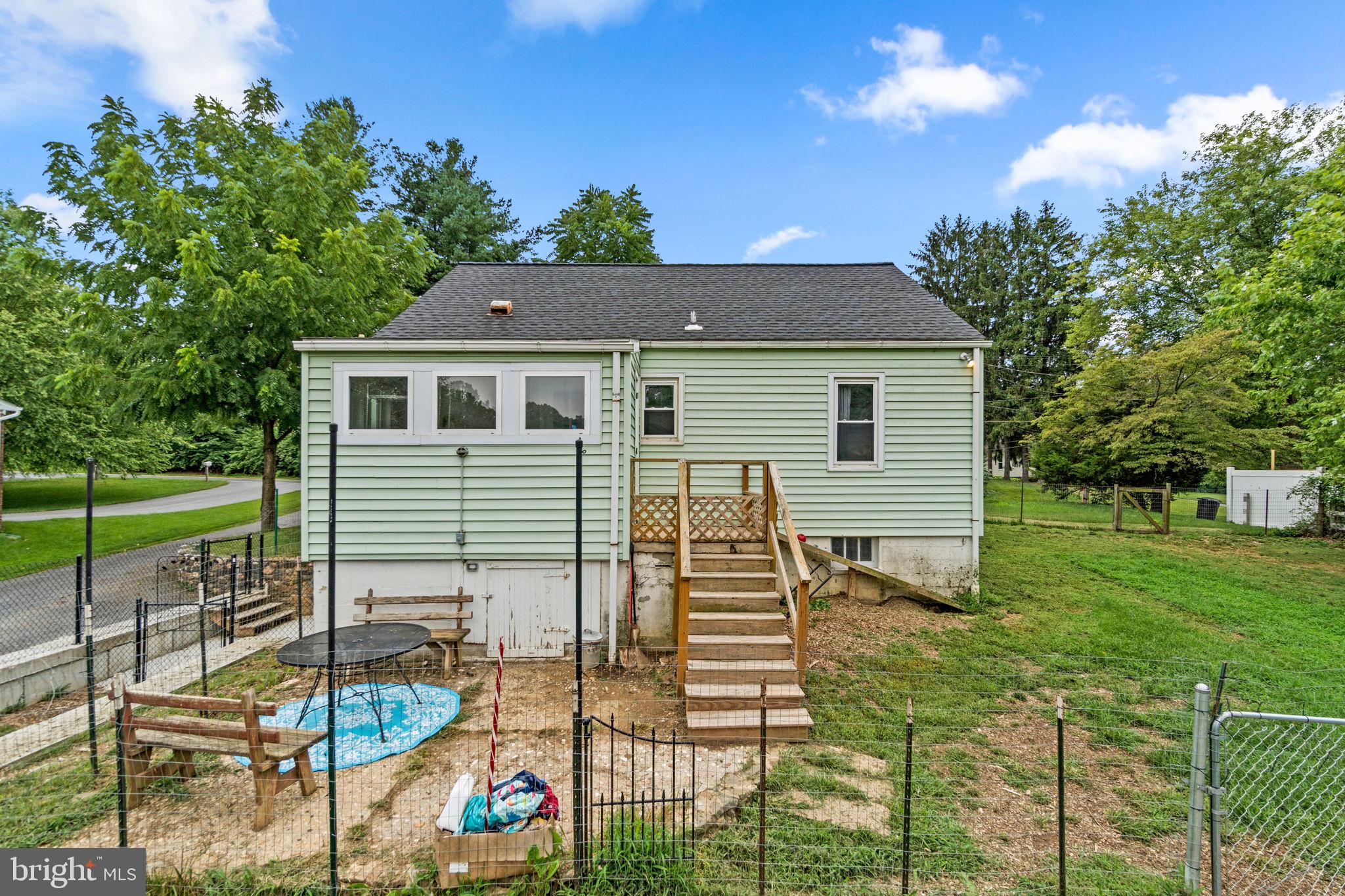 SHERVETTES CORNER - Residential