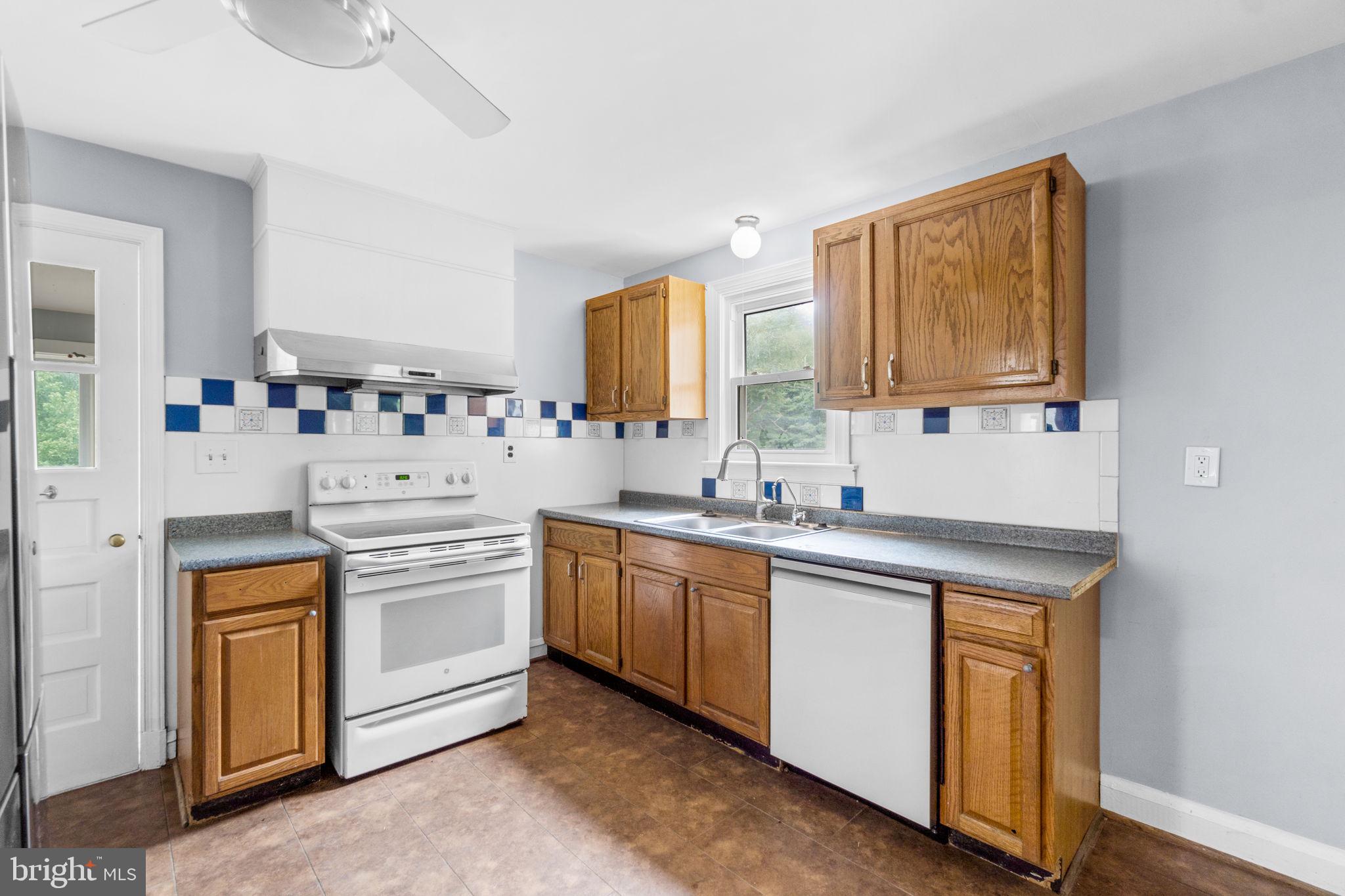 SHERVETTES CORNER - Residential