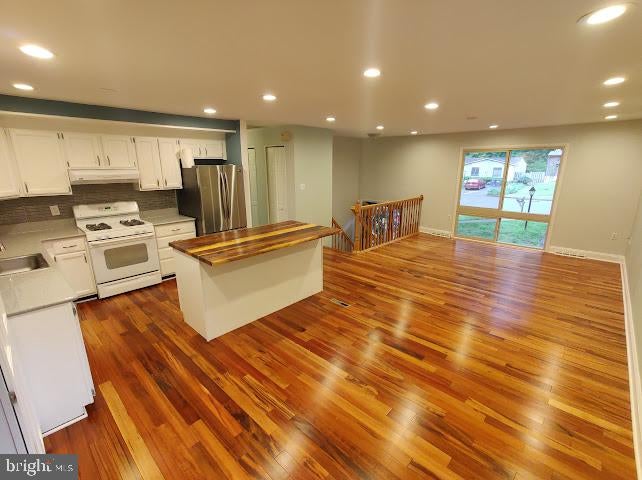 11570 EMBERS COURT