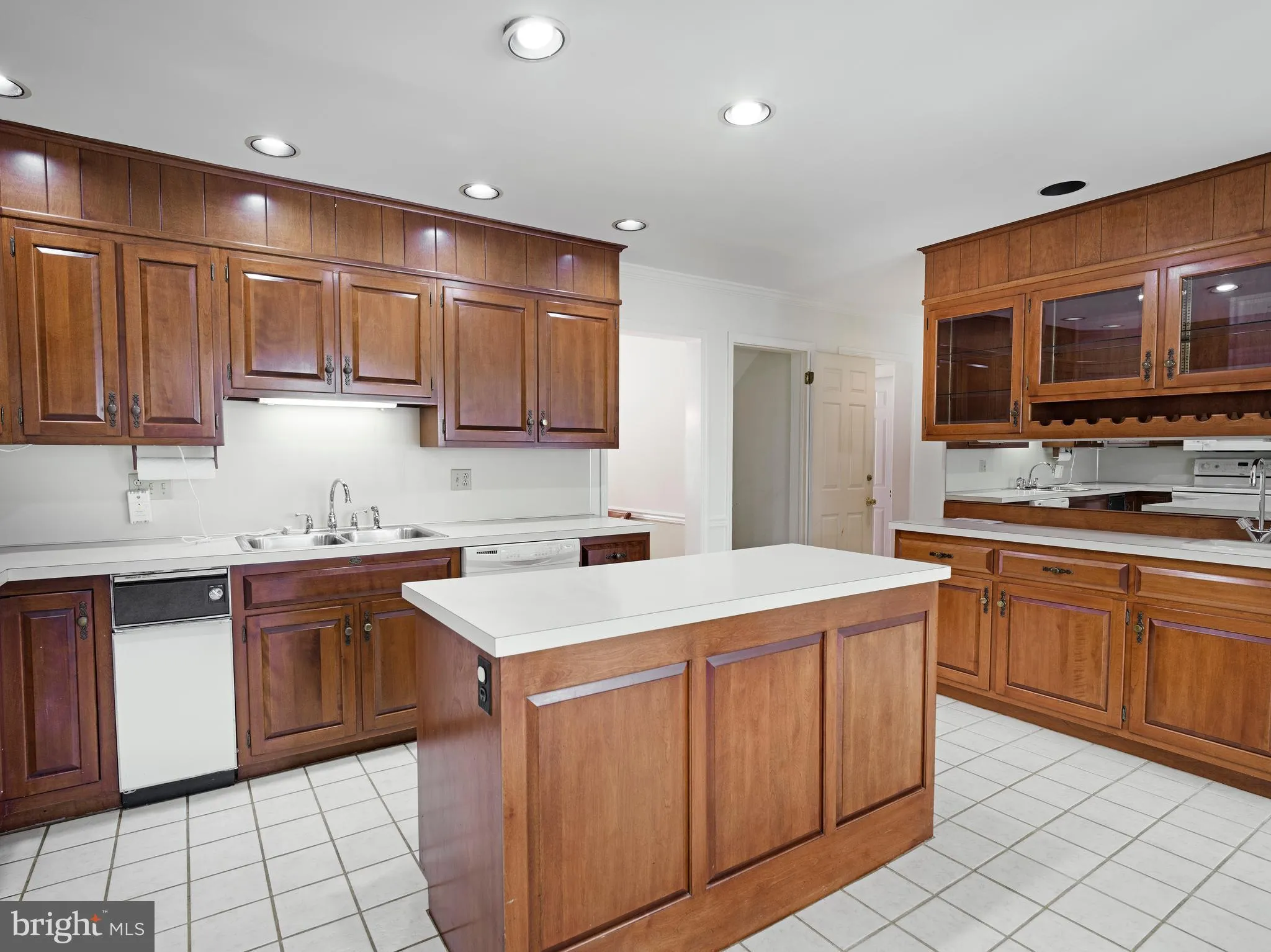 Chesterbrook, Pennsylvania 19087, United States, 5 Bedrooms Bedrooms, ,4 BathroomsBathrooms,Residential,Coming Soon,232899