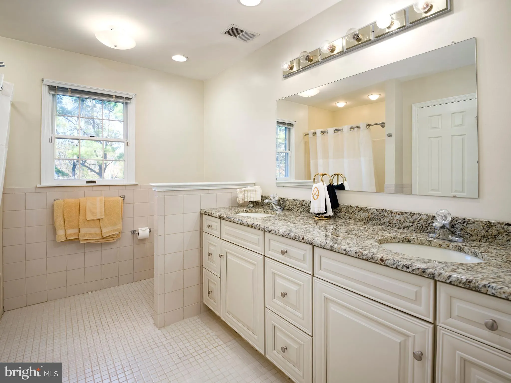 Chesterbrook, Pennsylvania 19087, United States, 5 Bedrooms Bedrooms, ,4 BathroomsBathrooms,Residential,Coming Soon,232899