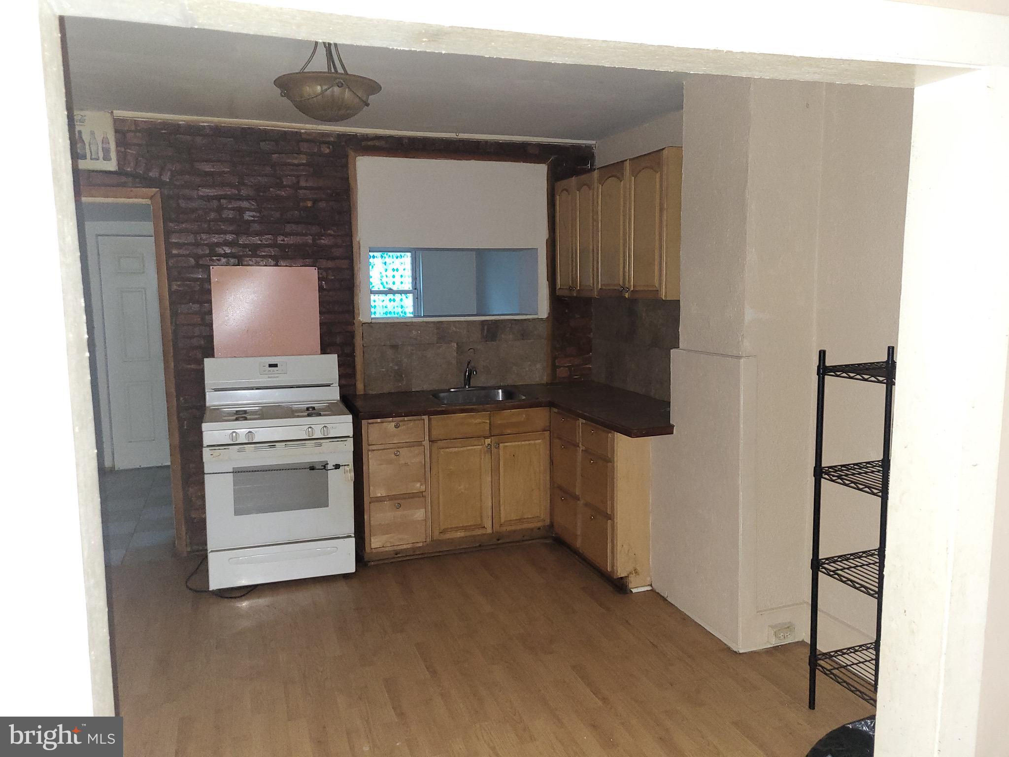 Great investment property. Please give 24-hour notice. Property is unoccupied, but seller will meet agent and buyer at the property.