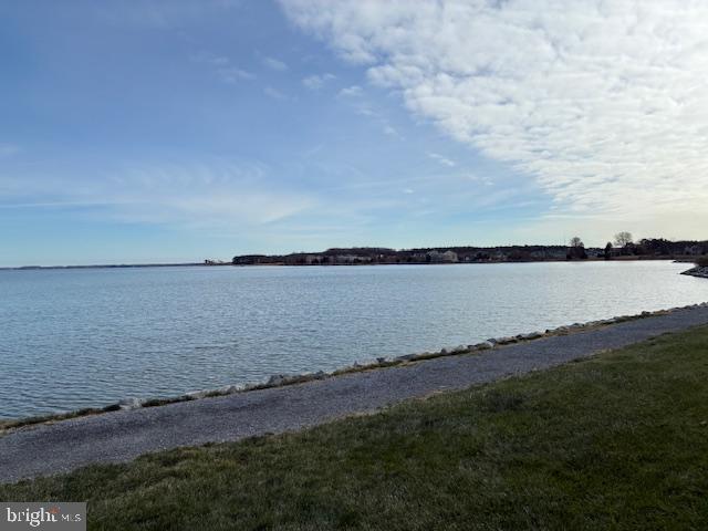 10 QUEEN ELIZABETH COURT B