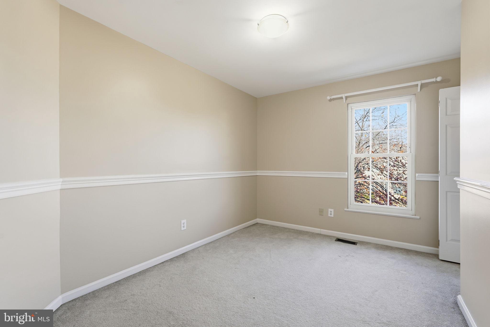 ASHBURN VILLAGE - Residential Lease