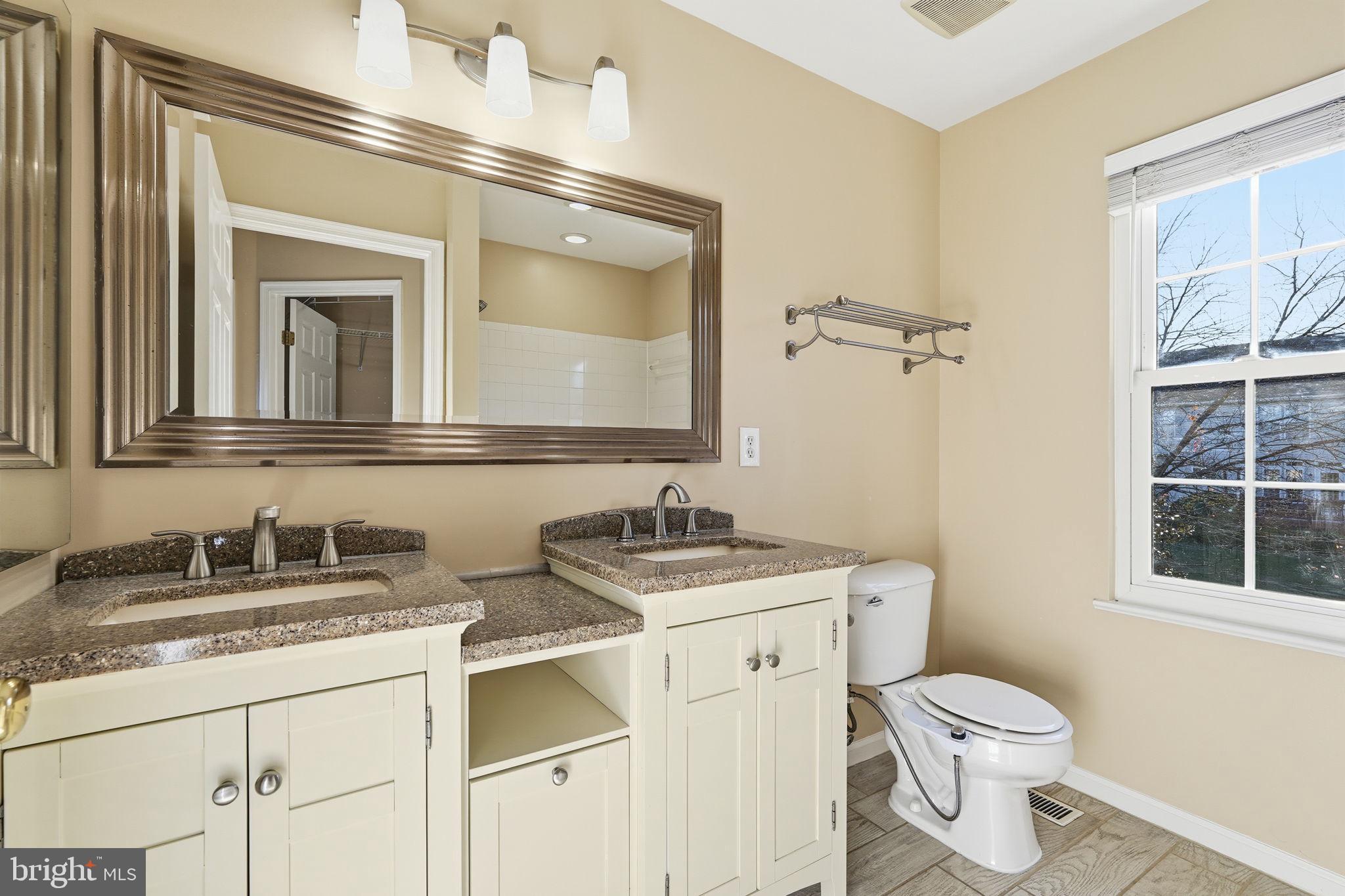 ASHBURN VILLAGE - Residential Lease