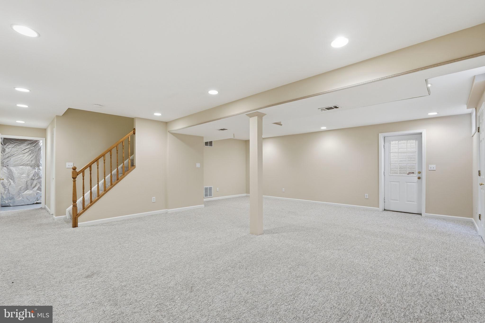 ASHBURN VILLAGE - Residential Lease