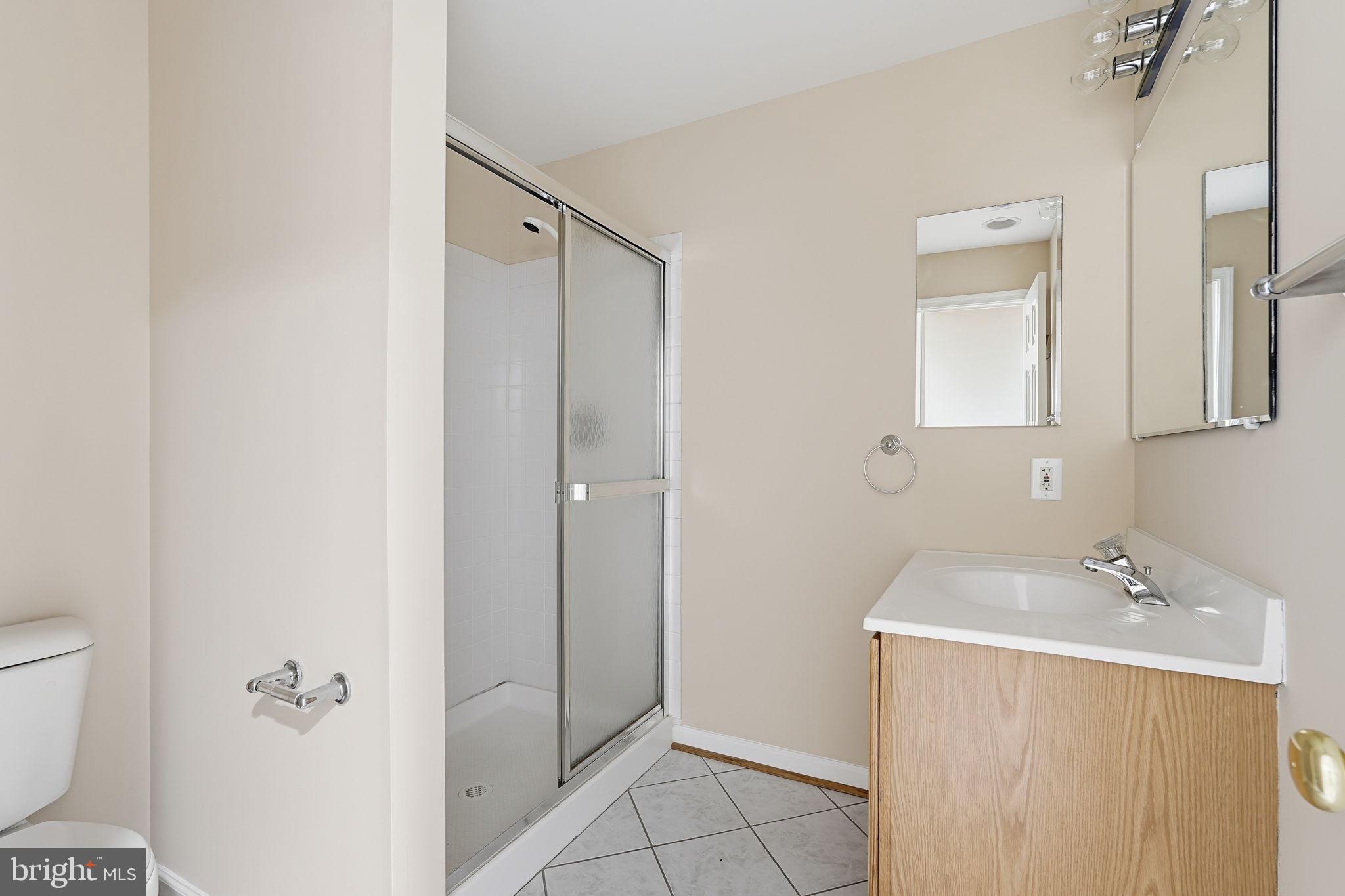 ASHBURN VILLAGE - Residential Lease