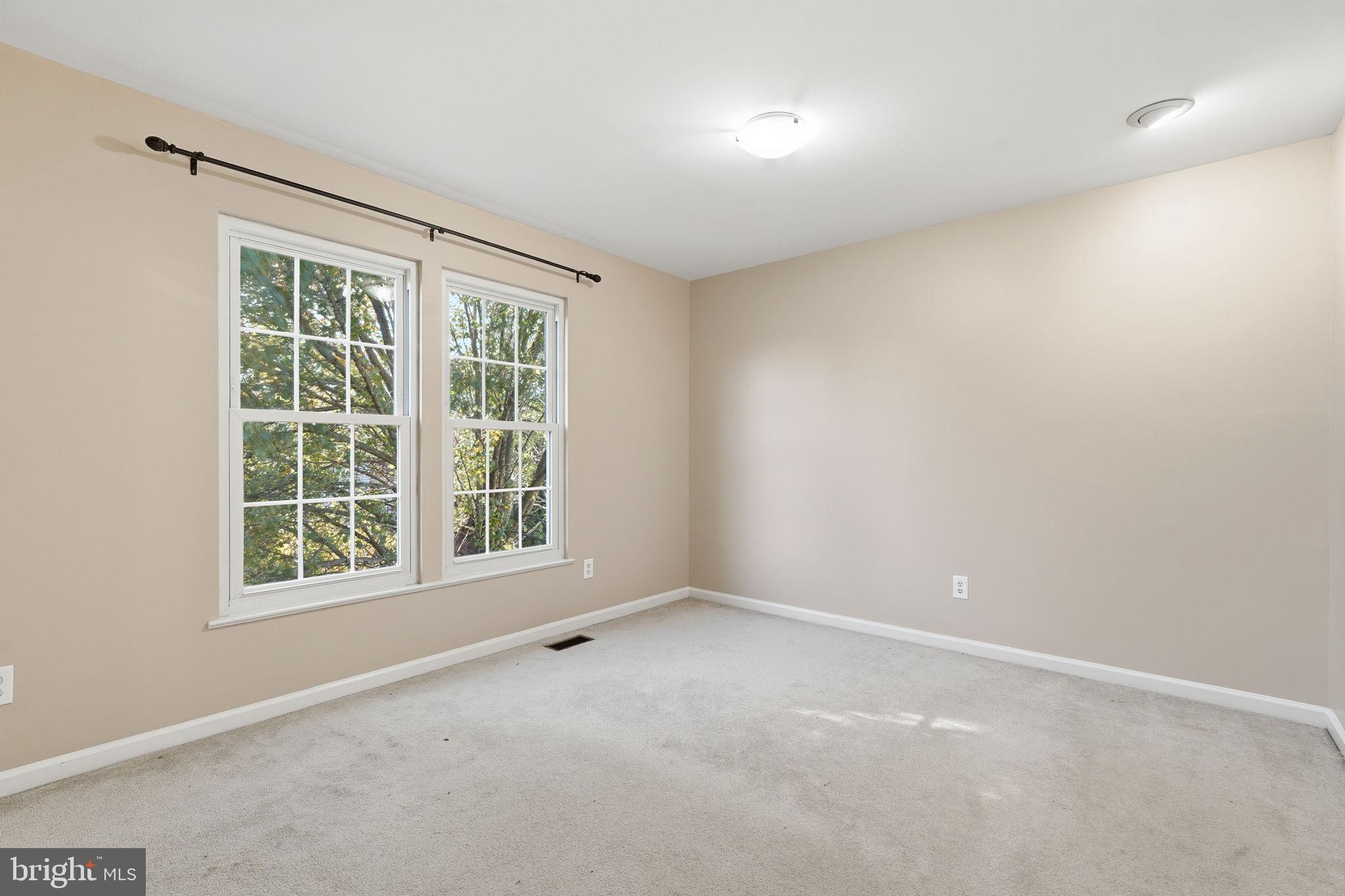 ASHBURN VILLAGE - Residential Lease