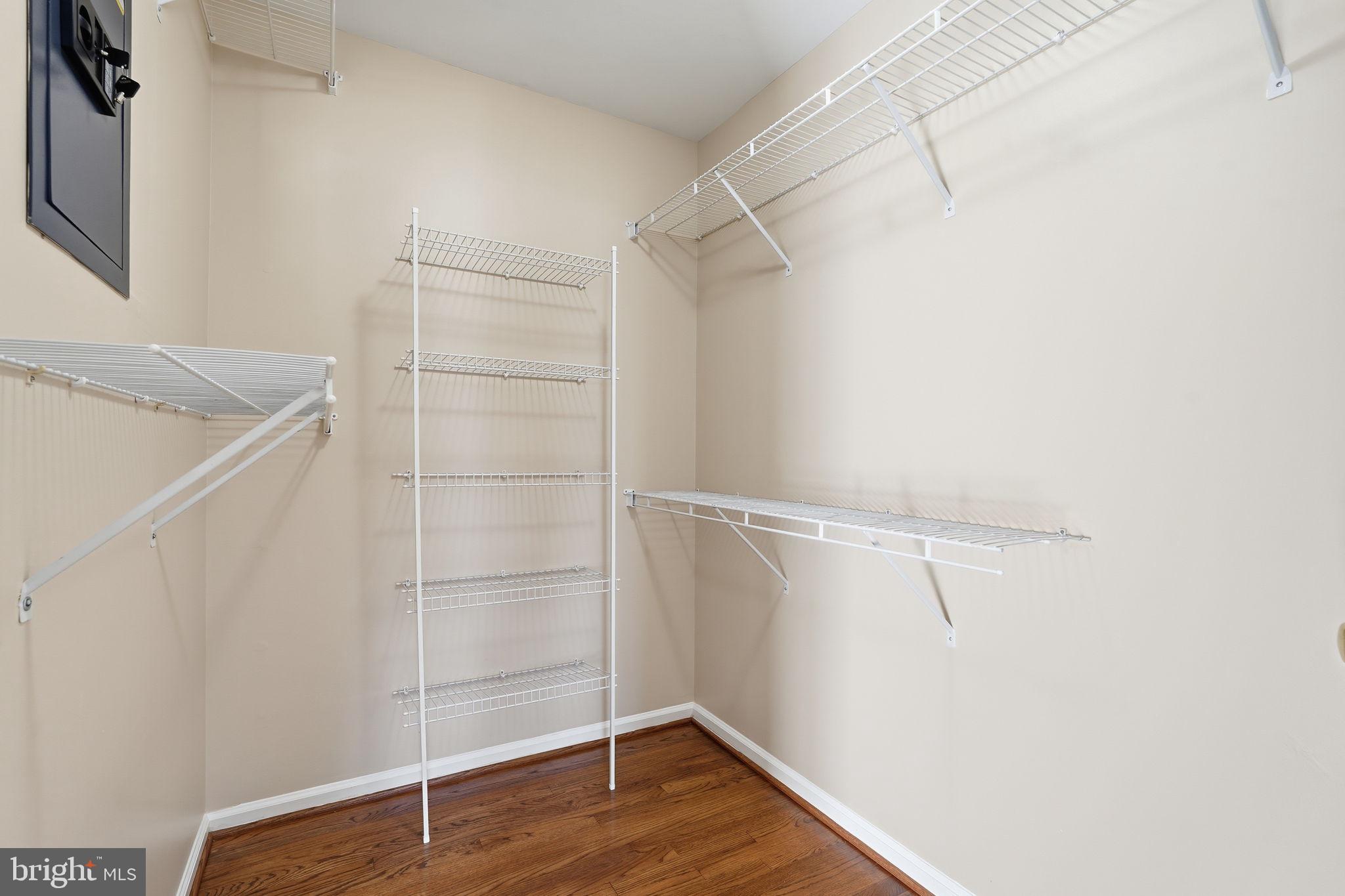 ASHBURN VILLAGE - Residential Lease