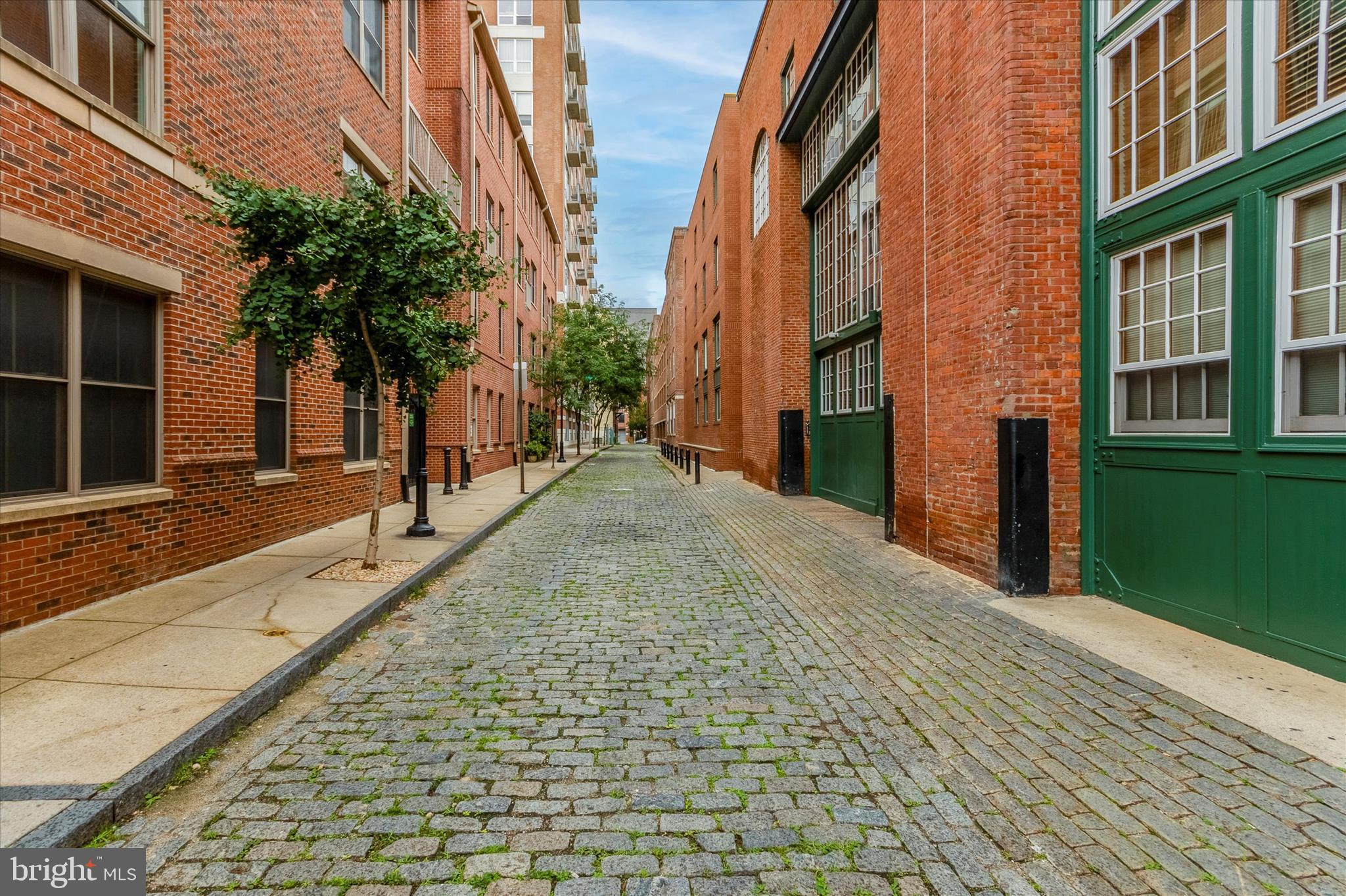 130 N BREAD STREET 36 126