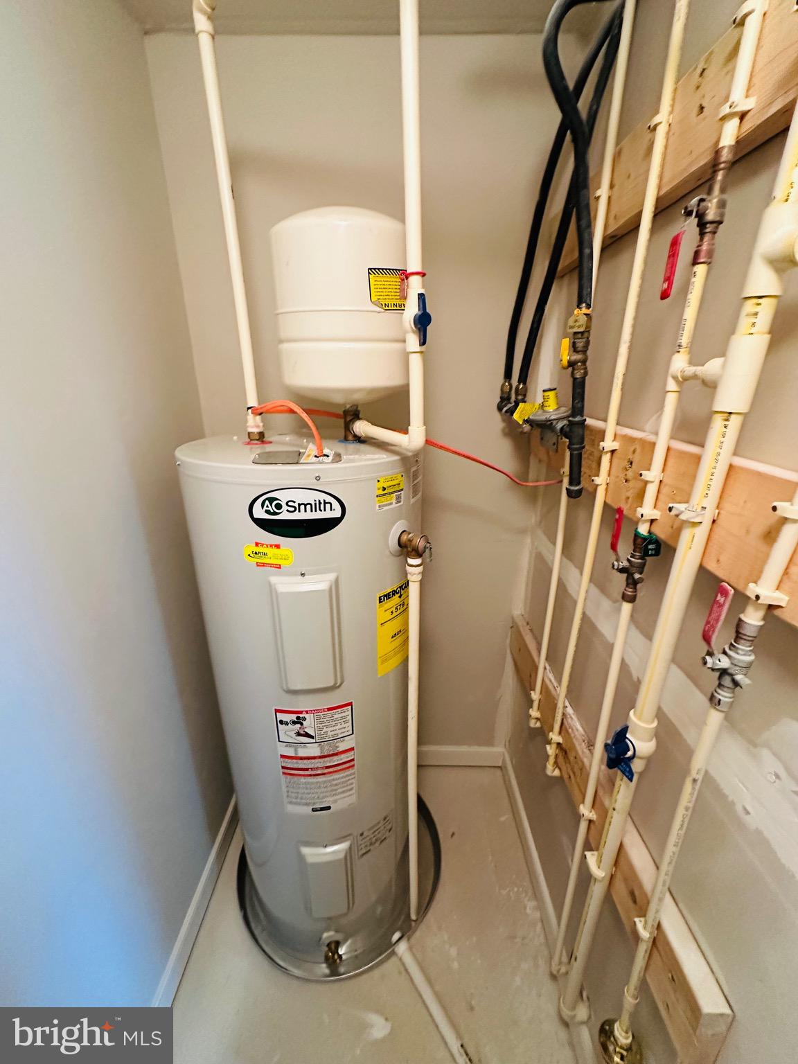 EAST GATE CONDOMINIUMS - Residential