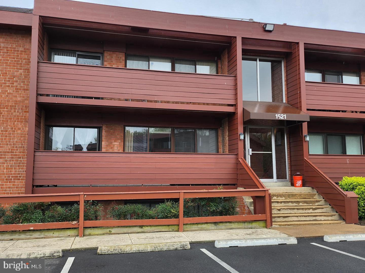 1521 S GEORGE MASON DRIVE 20