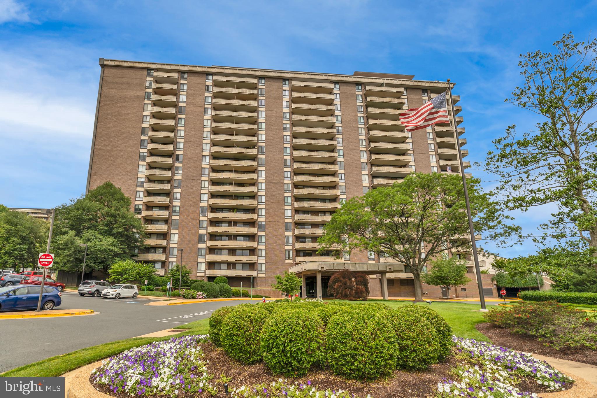 1800 OLD MEADOW ROAD 1014