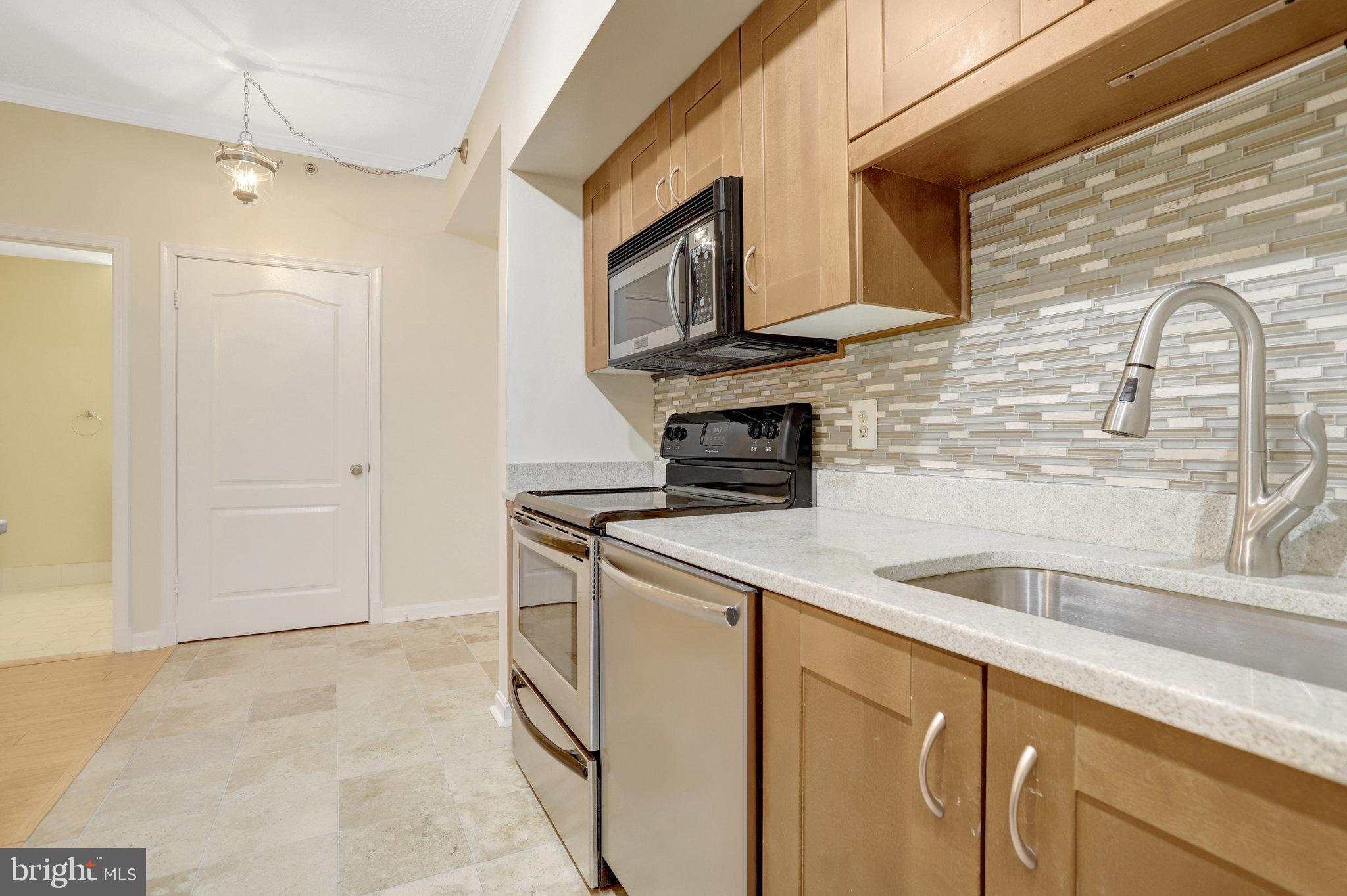 BELLA VISTA CONDOMINIUM - Residential Lease