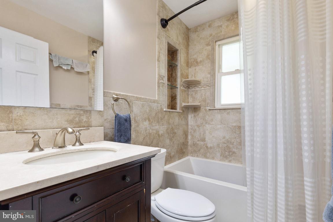 RAMBLEWOOD VILLAGE - Residential