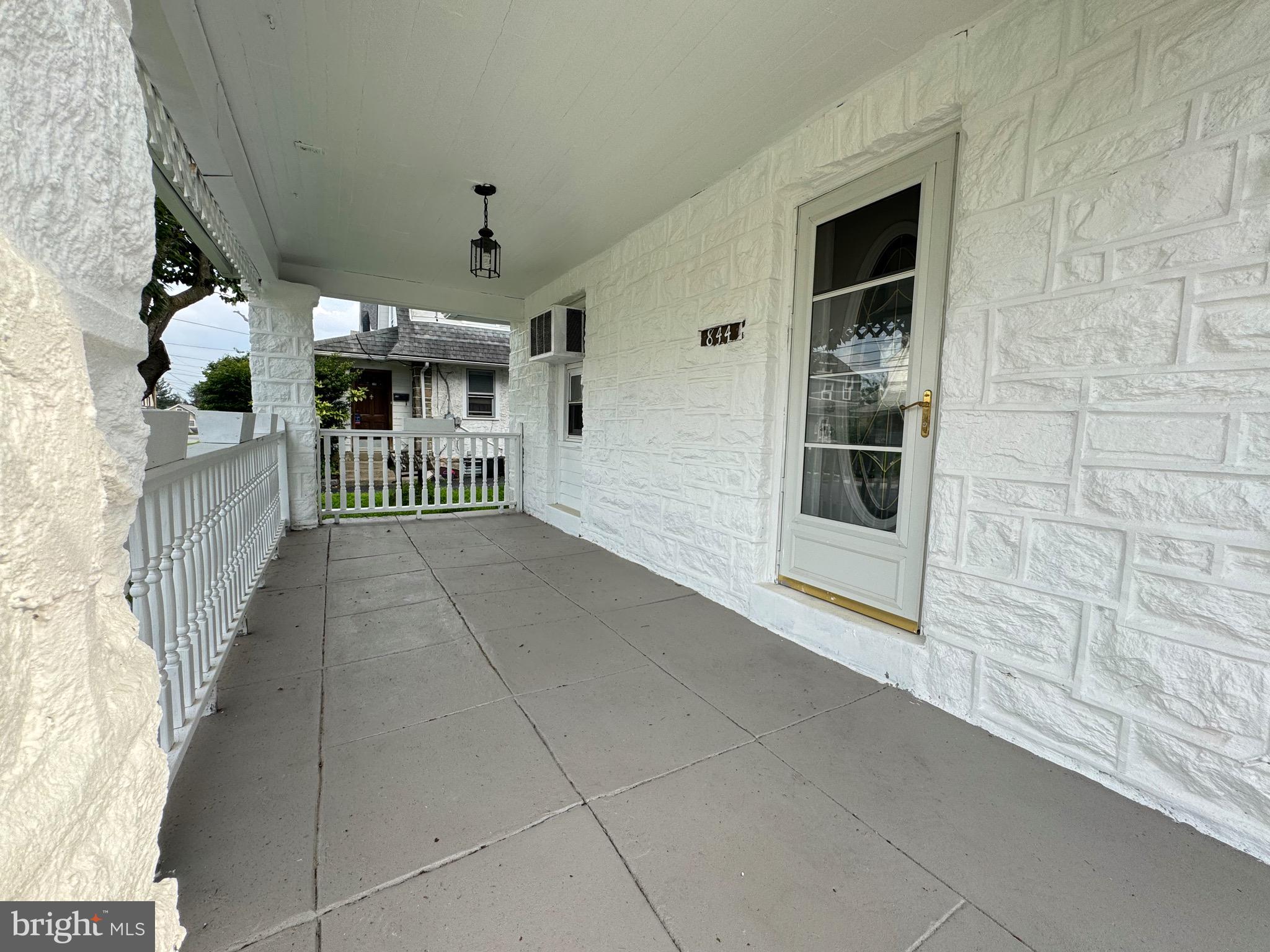 844 MASON AVENUE