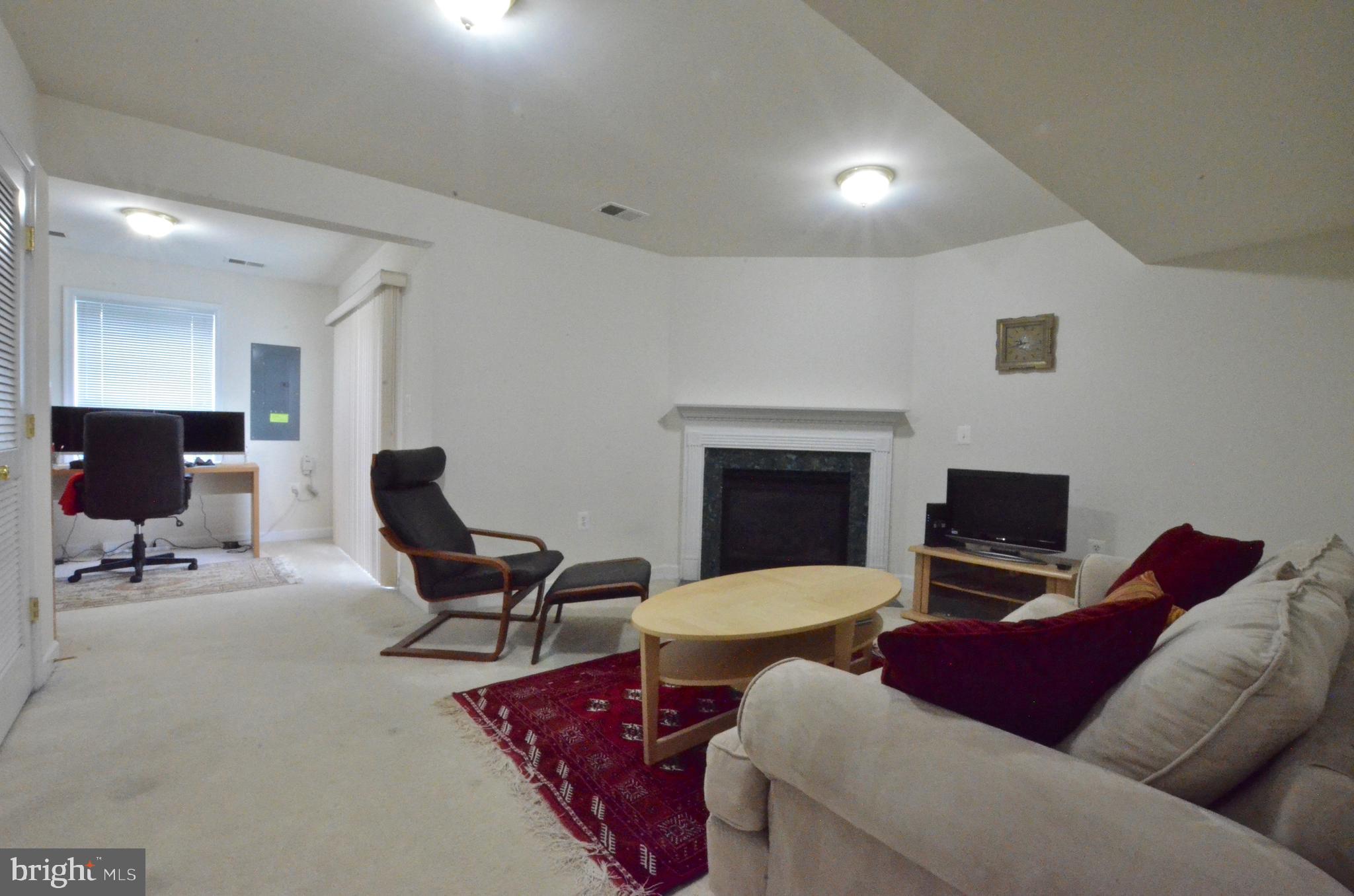 HAWKS VIEW GLEN - Residential Lease