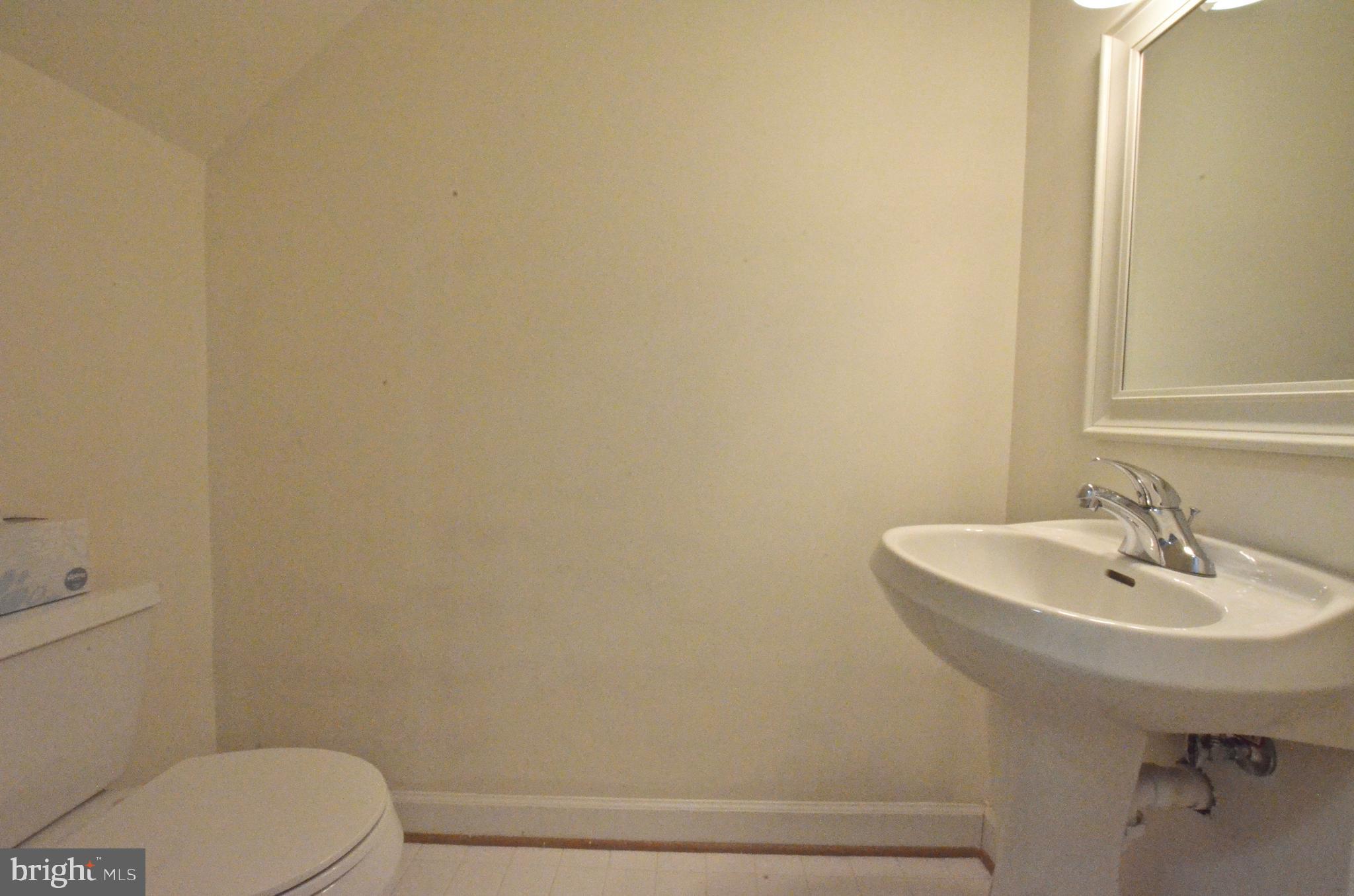 HAWKS VIEW GLEN - Residential Lease