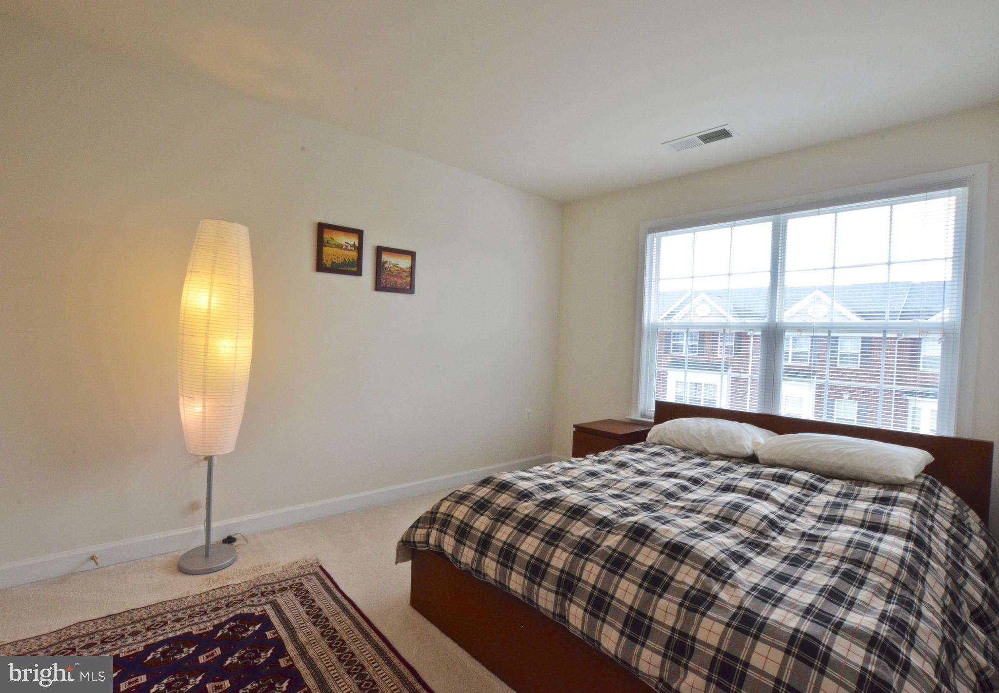 HAWKS VIEW GLEN - Residential Lease