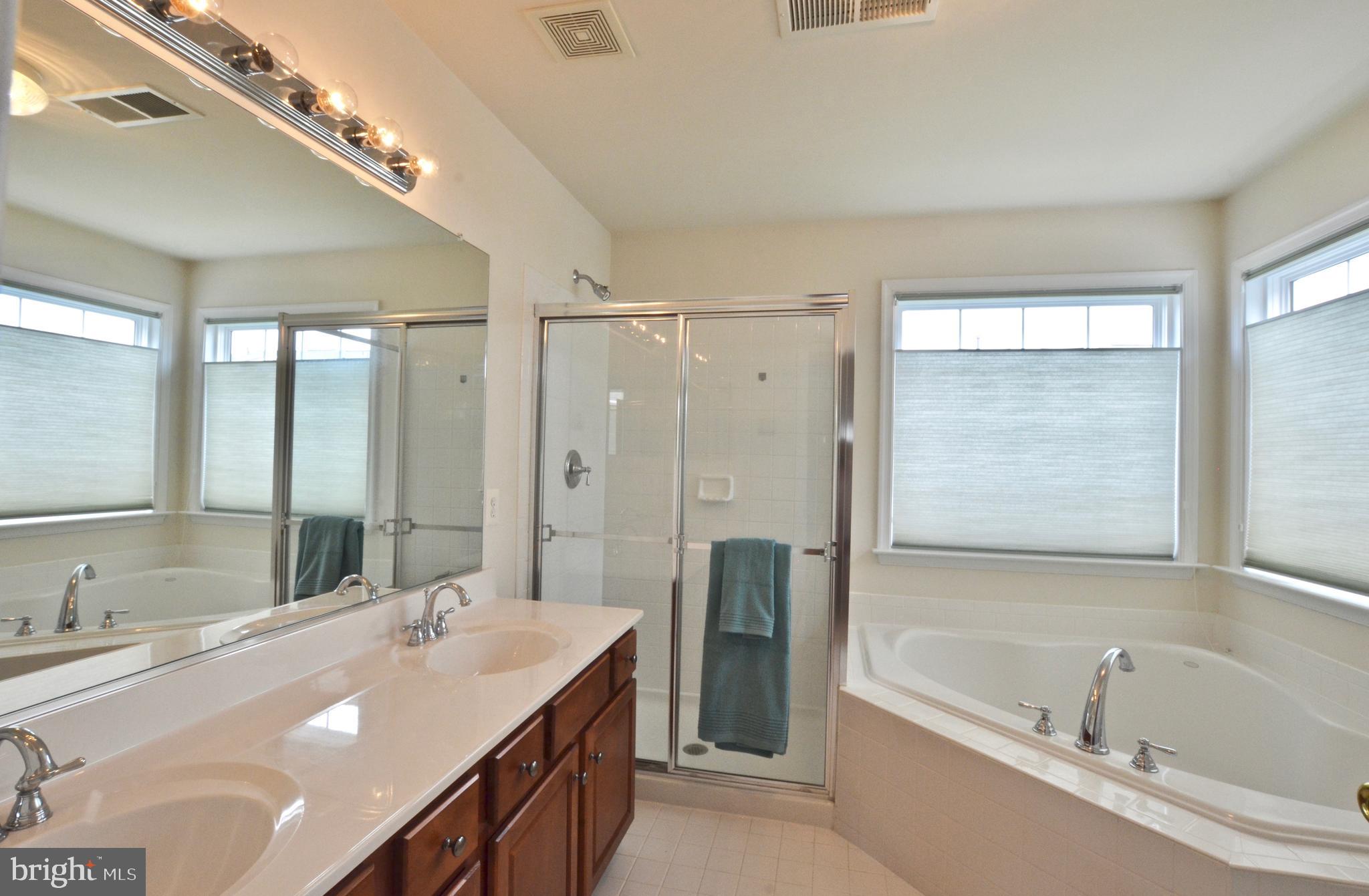 HAWKS VIEW GLEN - Residential Lease