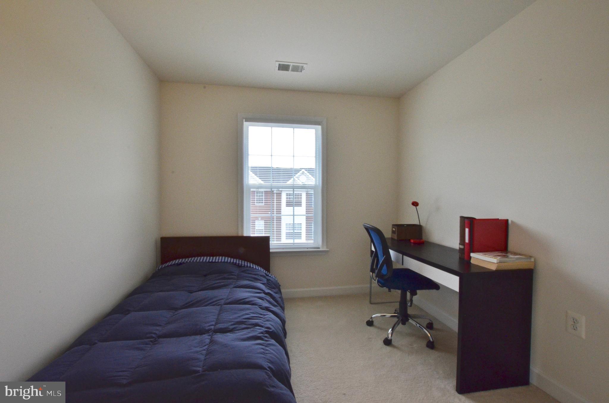 HAWKS VIEW GLEN - Residential Lease