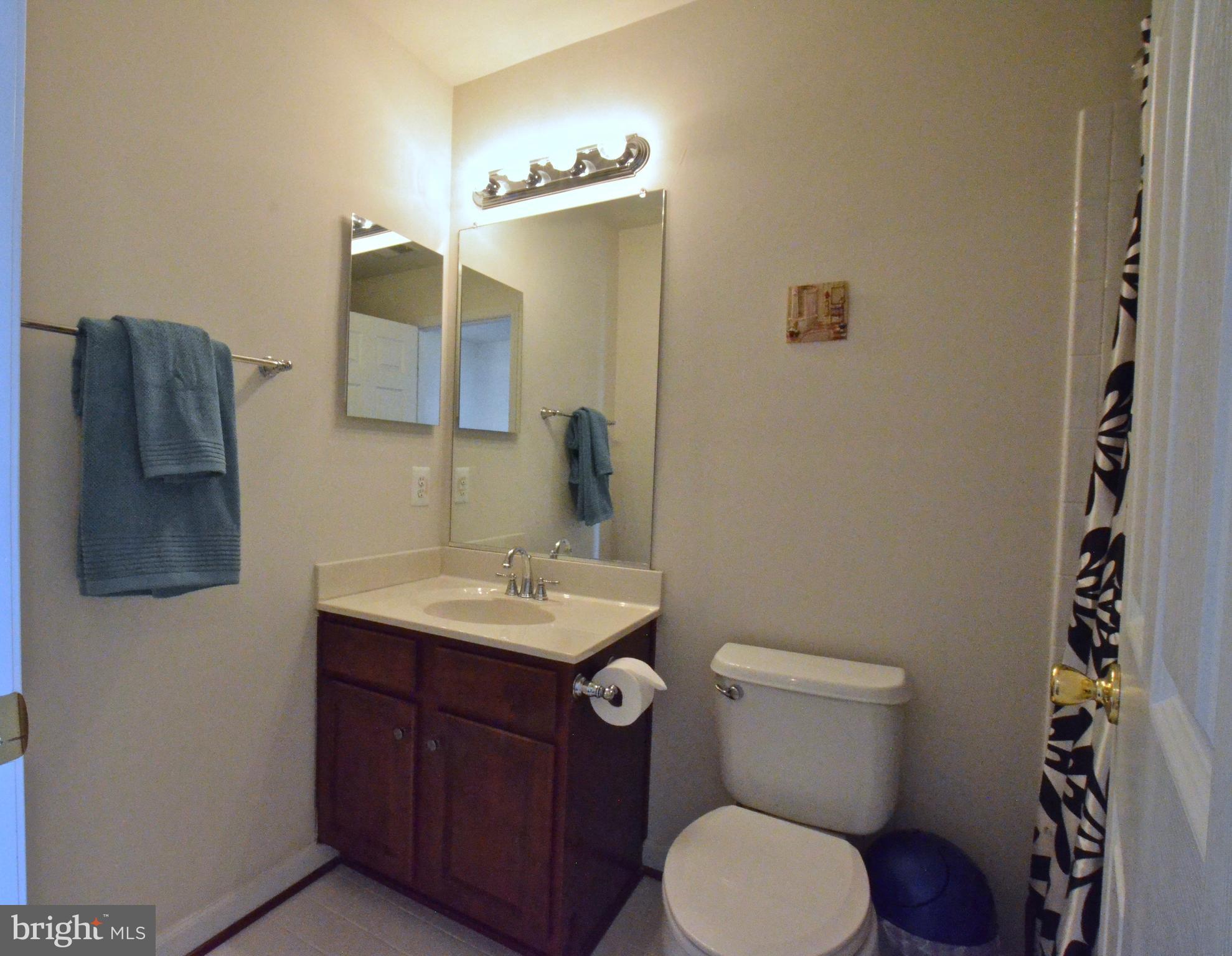 HAWKS VIEW GLEN - Residential Lease