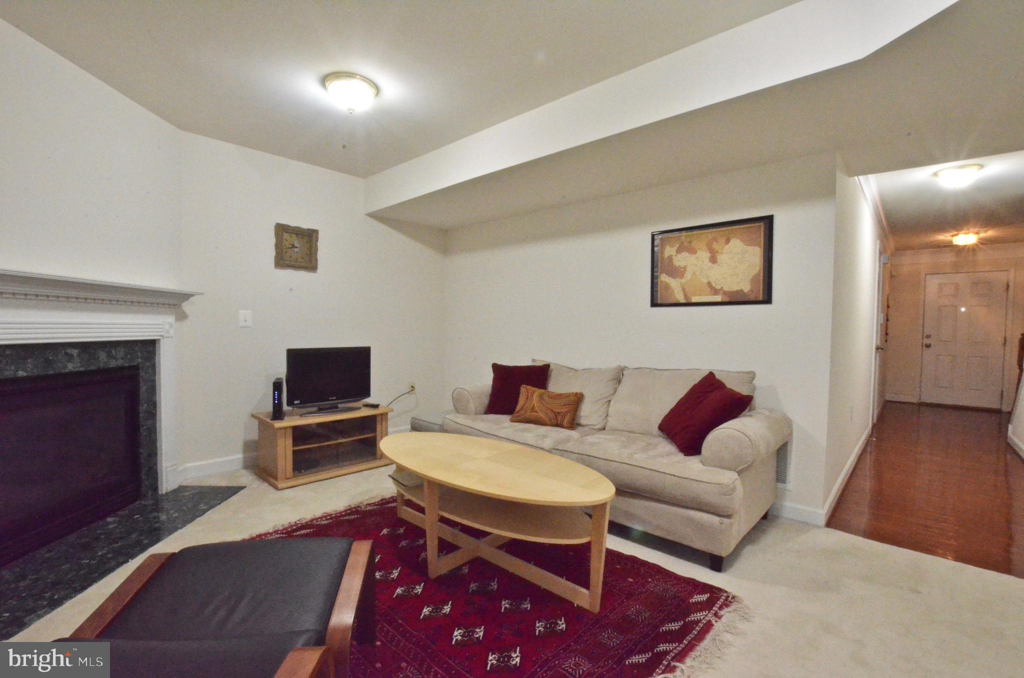 HAWKS VIEW GLEN - Residential Lease