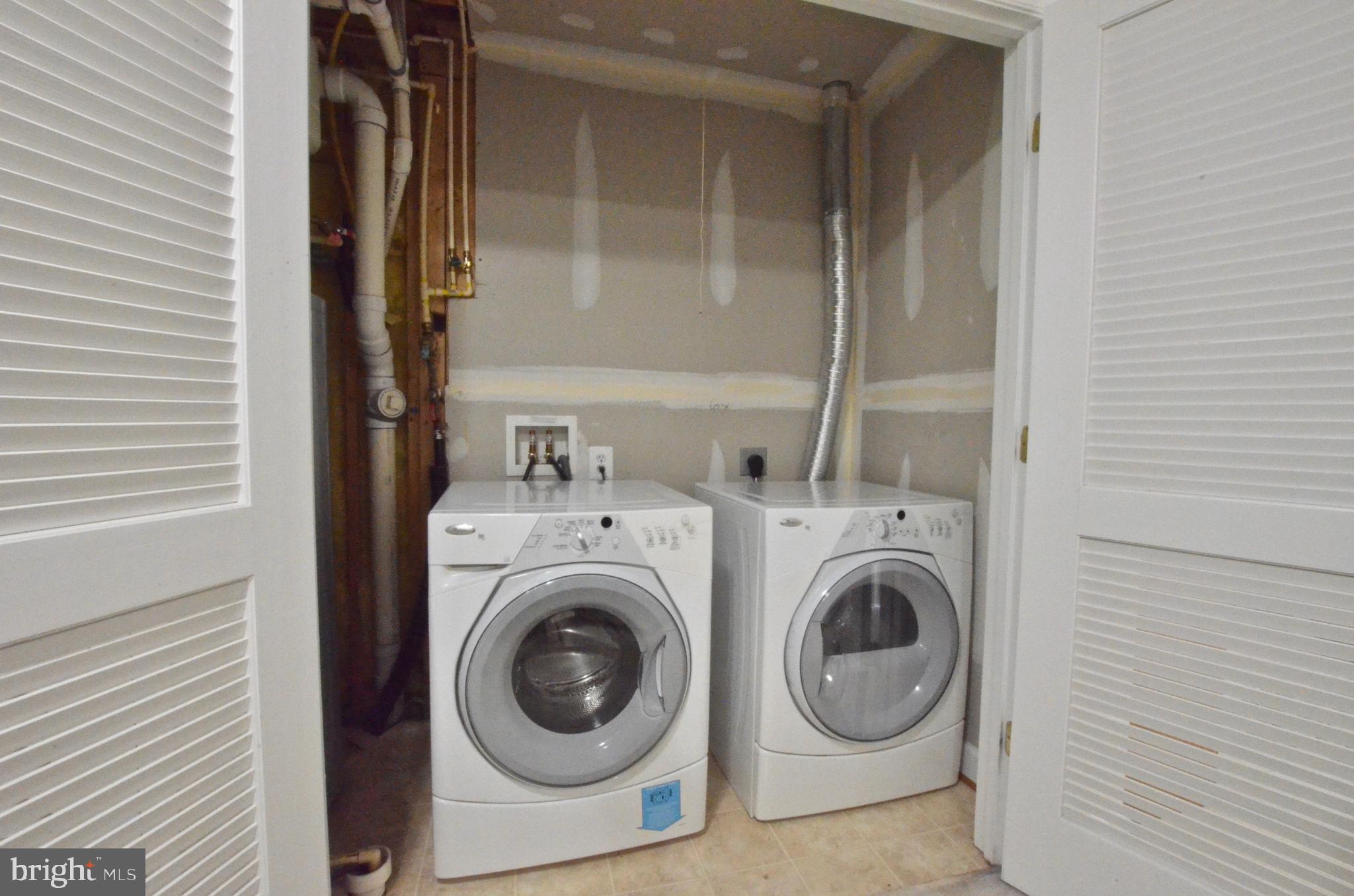 HAWKS VIEW GLEN - Residential Lease