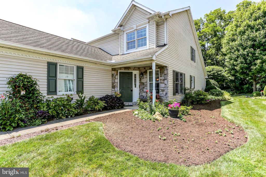 Photo of 16 Hemlock Drive, MAYTOWN, PA 17550 (MLS # PALA2072308)