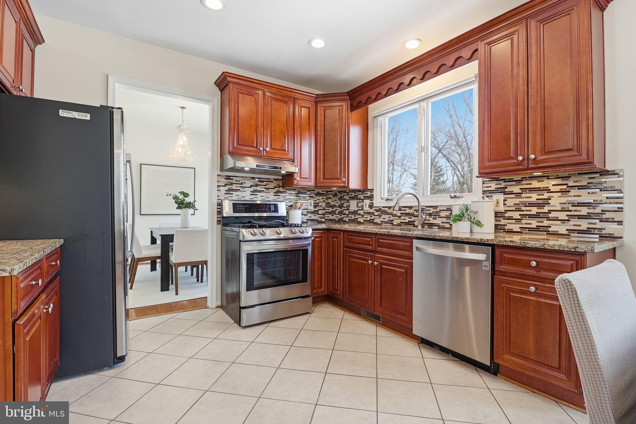 CHANTILLY HIGHLANDS - Residential