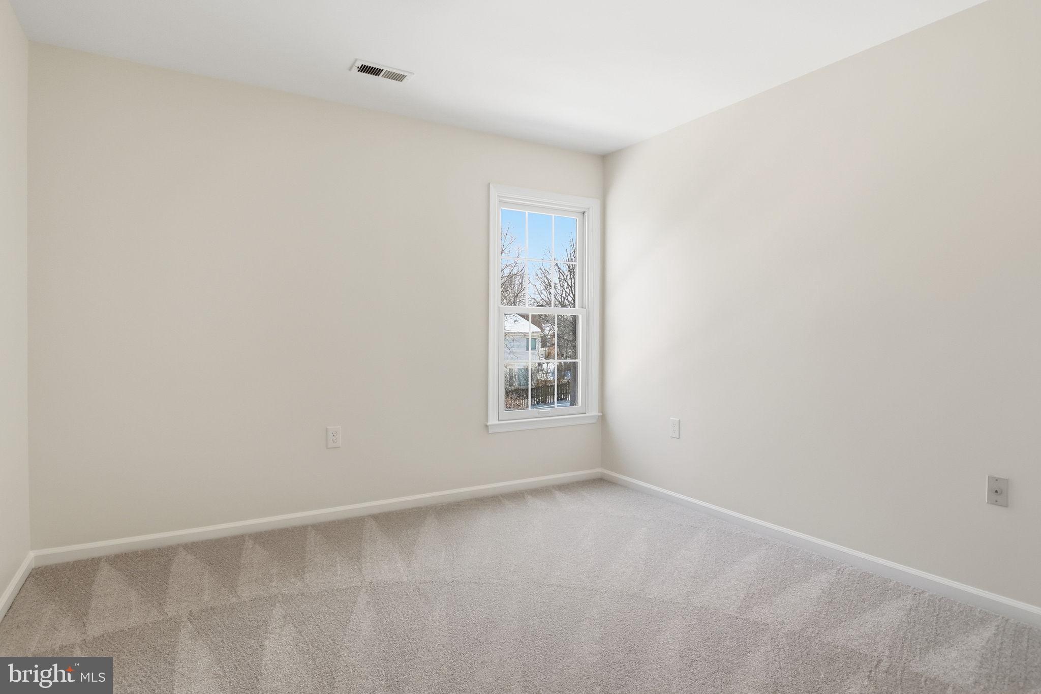 CHANTILLY HIGHLANDS - Residential