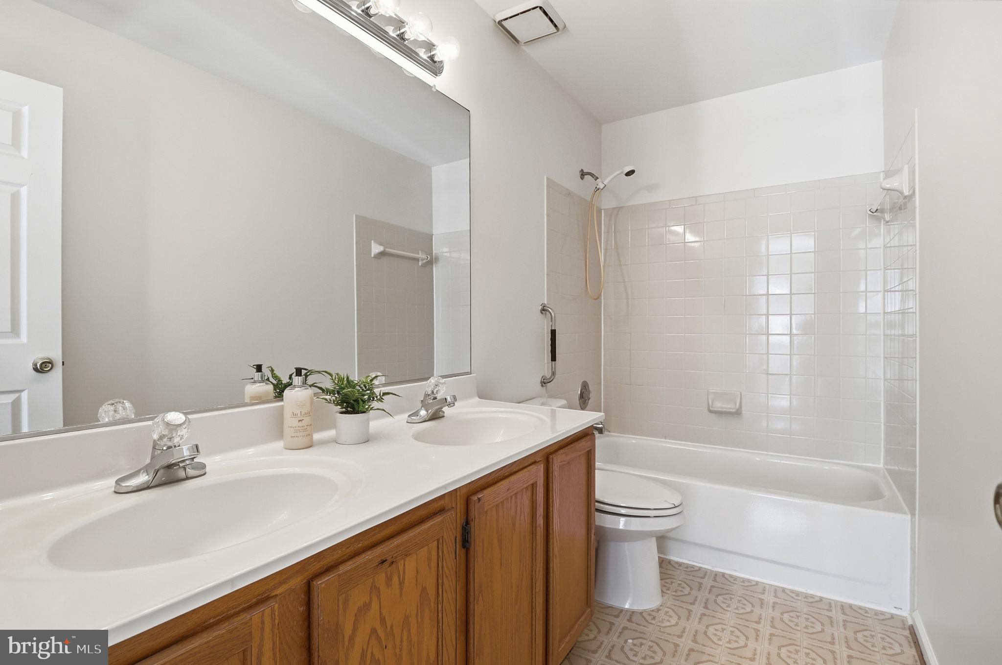 CHANTILLY HIGHLANDS - Residential