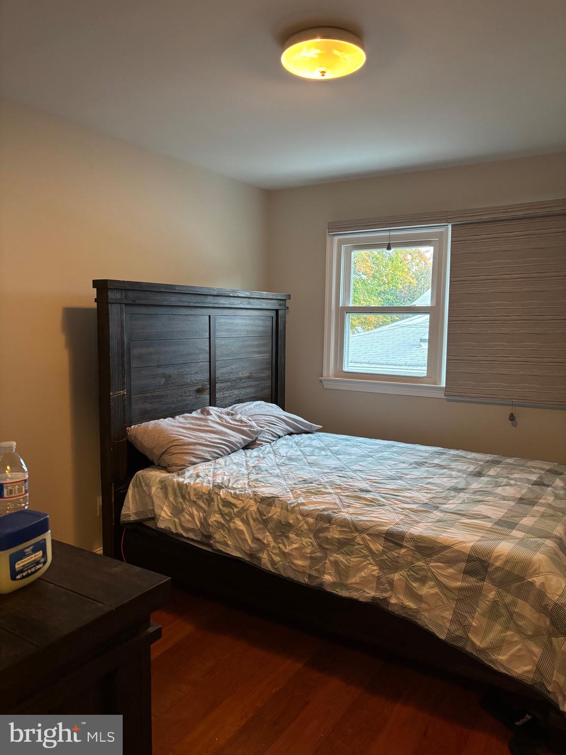 ENGLISH MANOR - Residential Lease