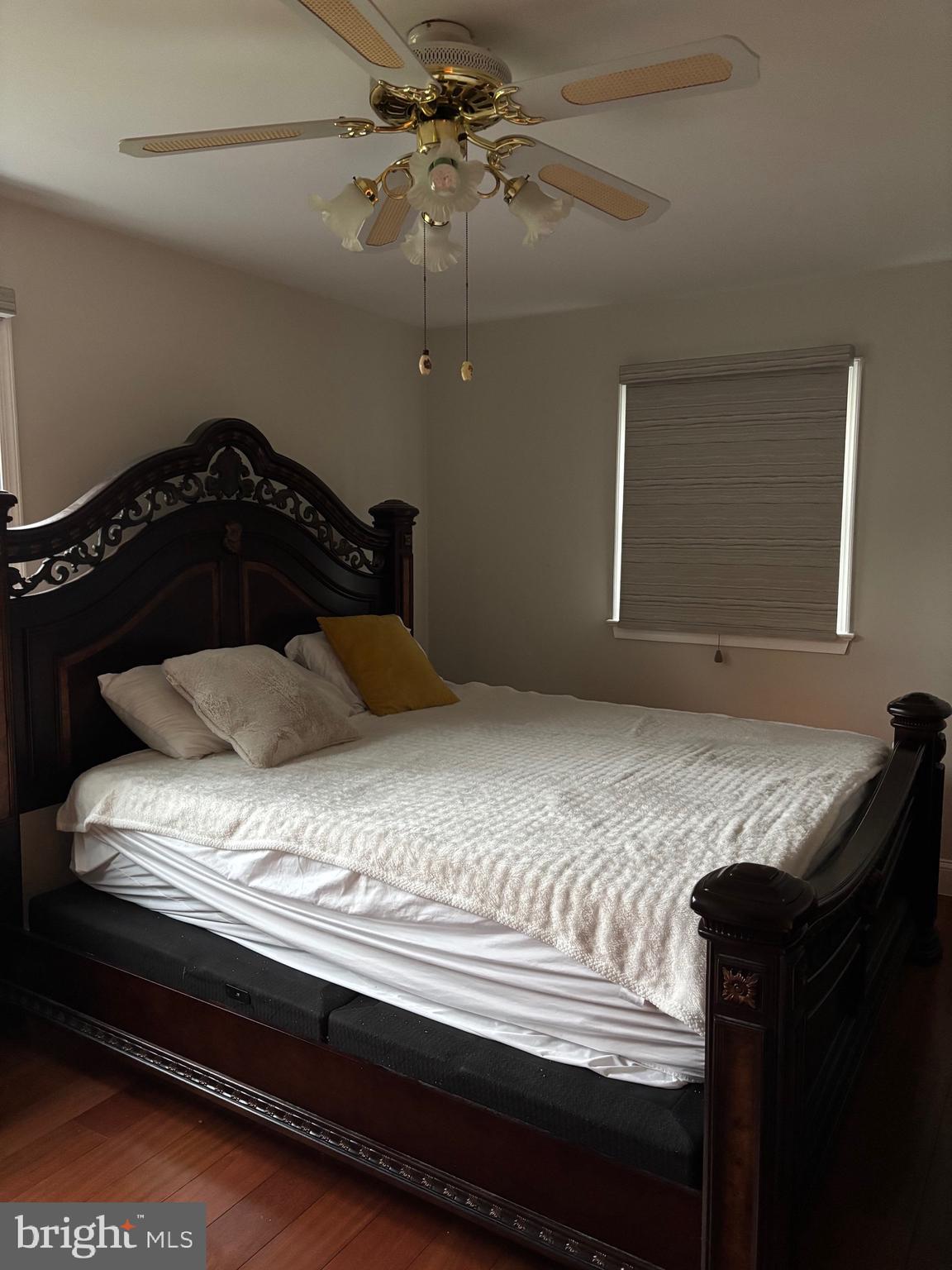 ENGLISH MANOR - Residential Lease