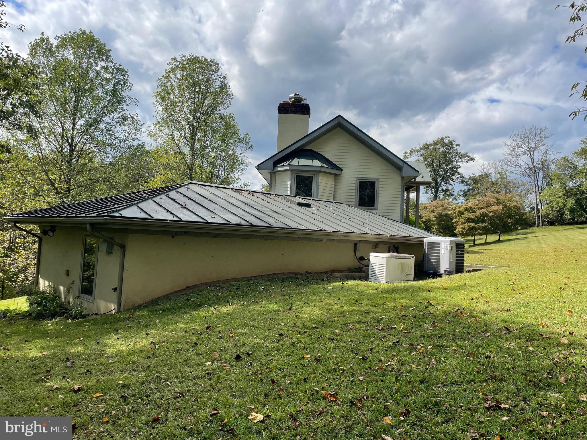 821 LONG MOUNTAIN ROAD