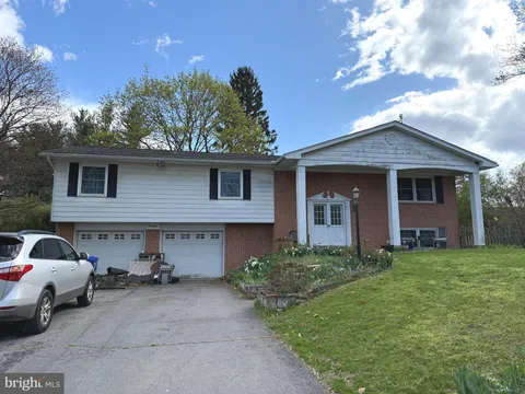 22 Sheffield Drive, Chambersburg, PA MLS: PAFL2026546
