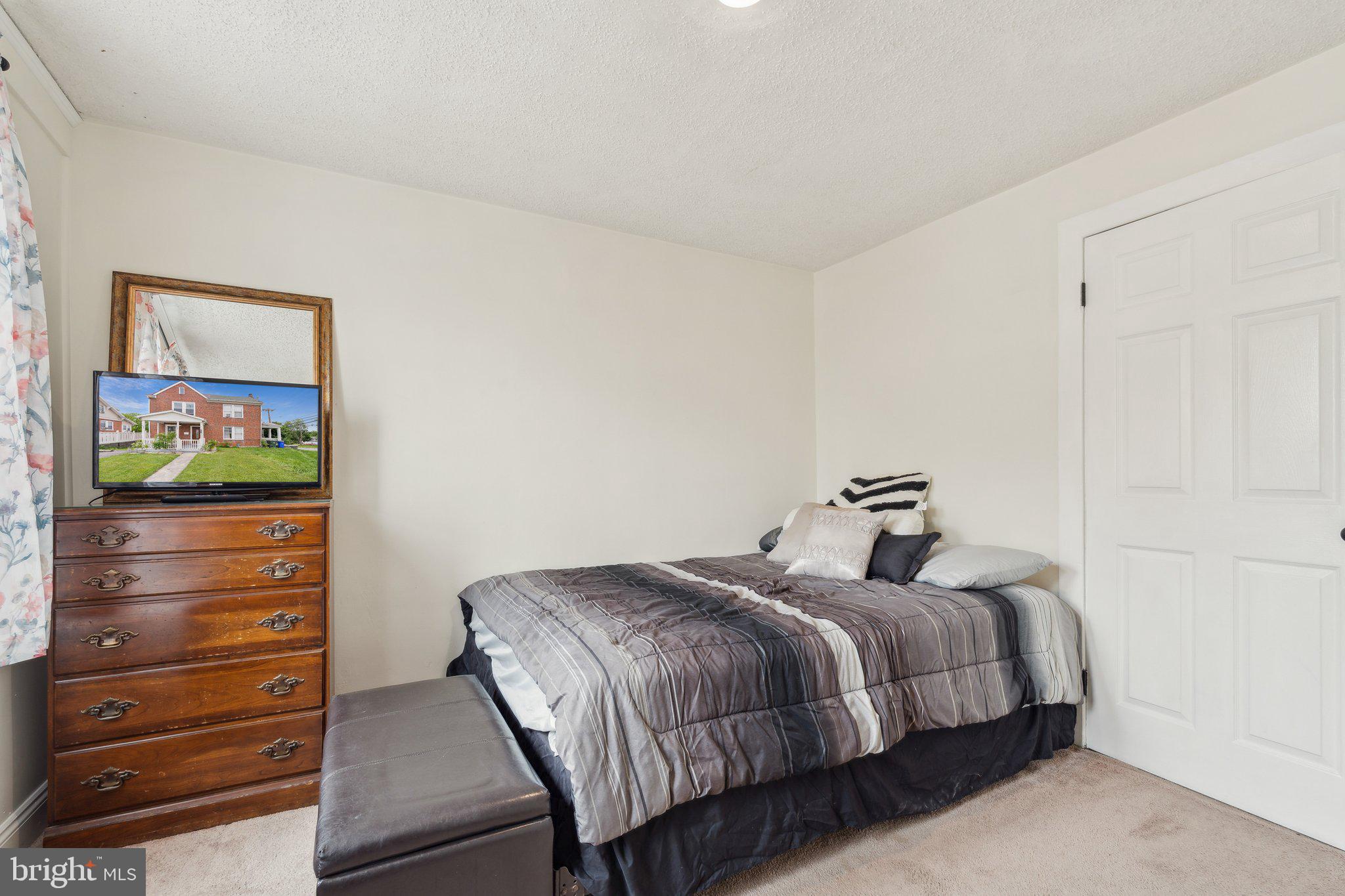 HAGERSTOWN - Residential