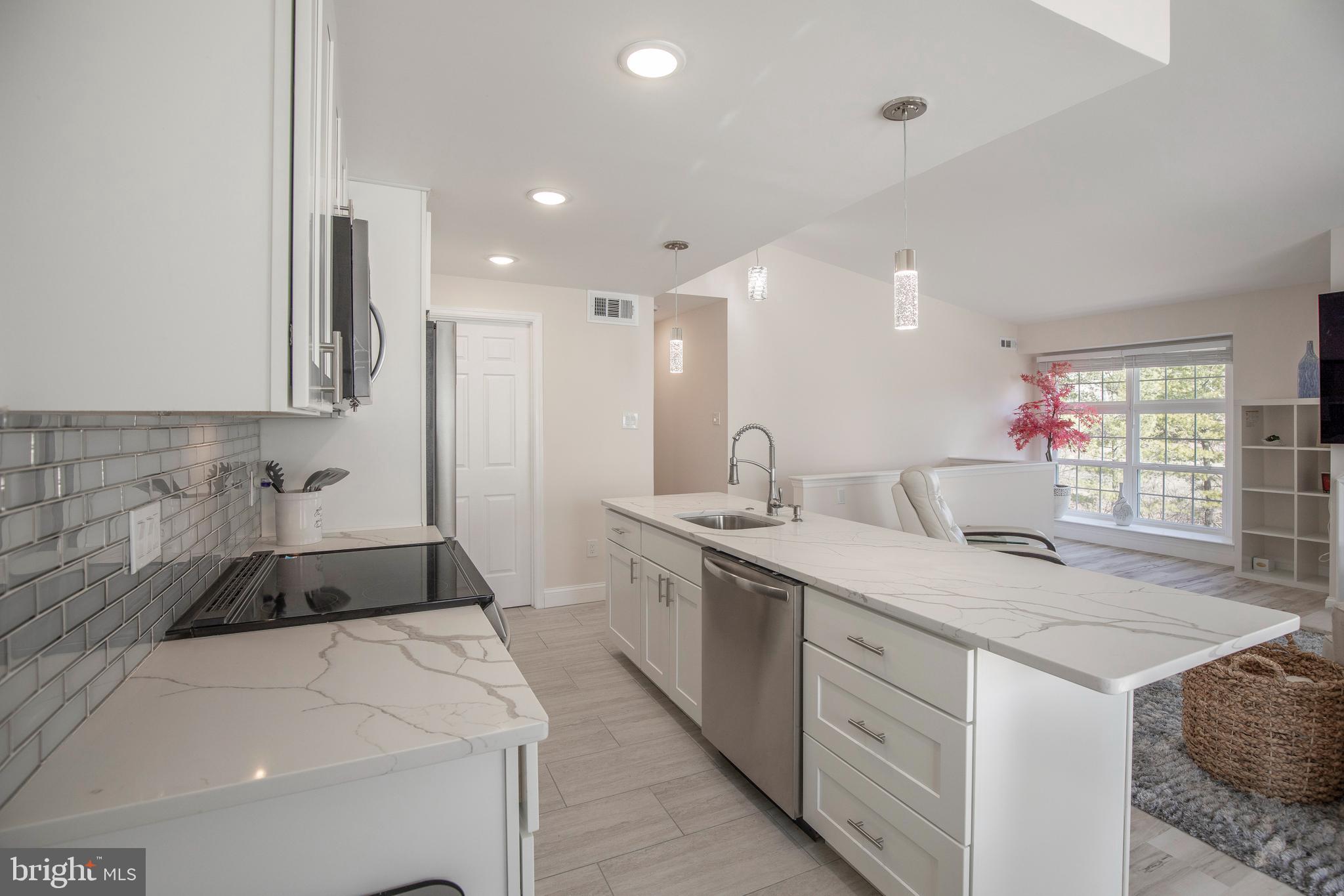 YORKSHIRE MDWS - Residential