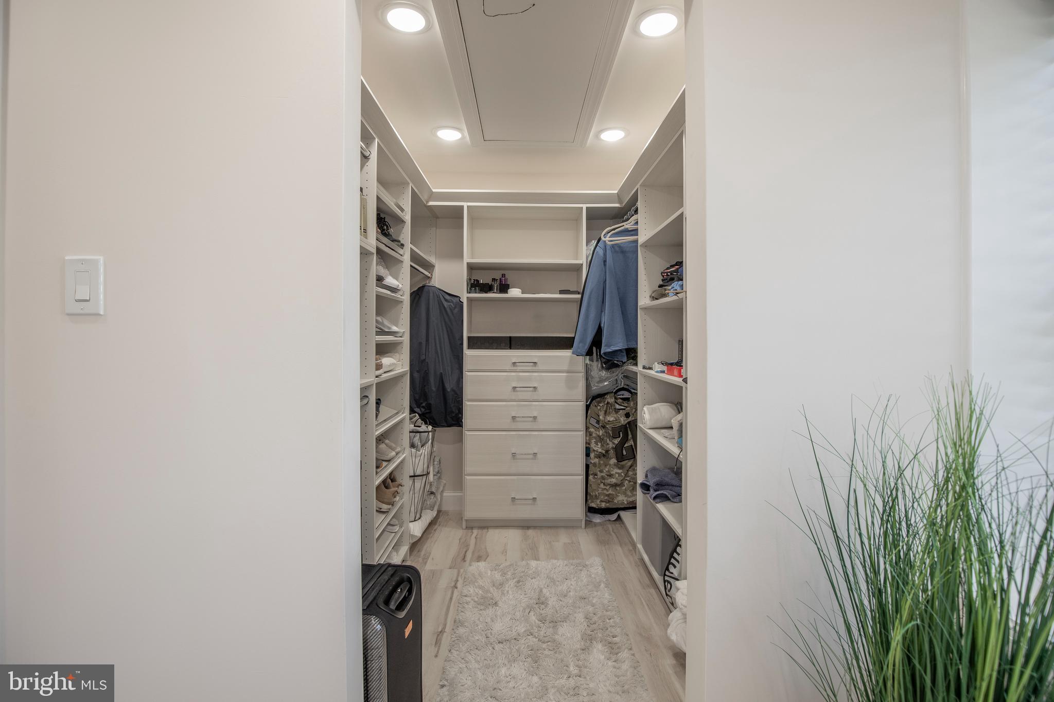 YORKSHIRE MDWS - Residential