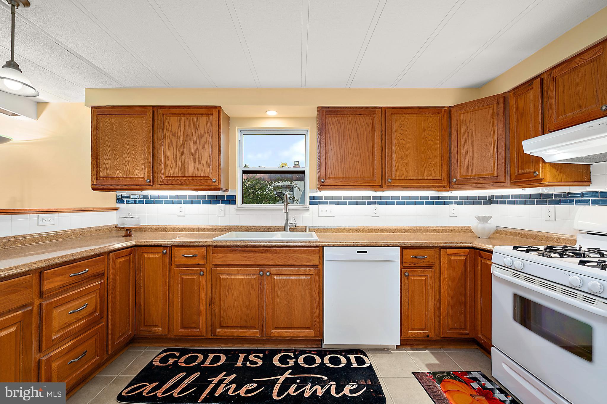 WHISPERING PINE MHP - Residential