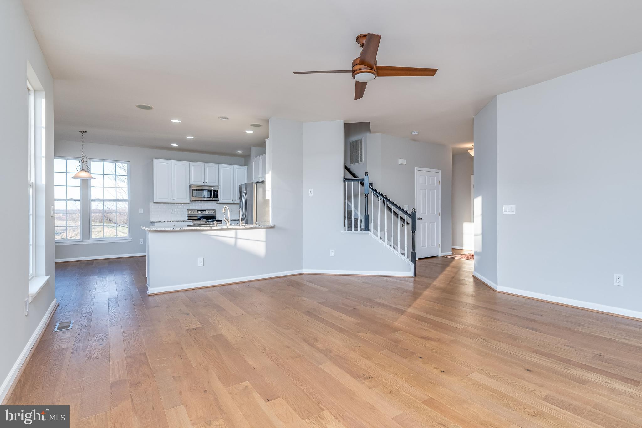 LAKELAND PLACE - Residential