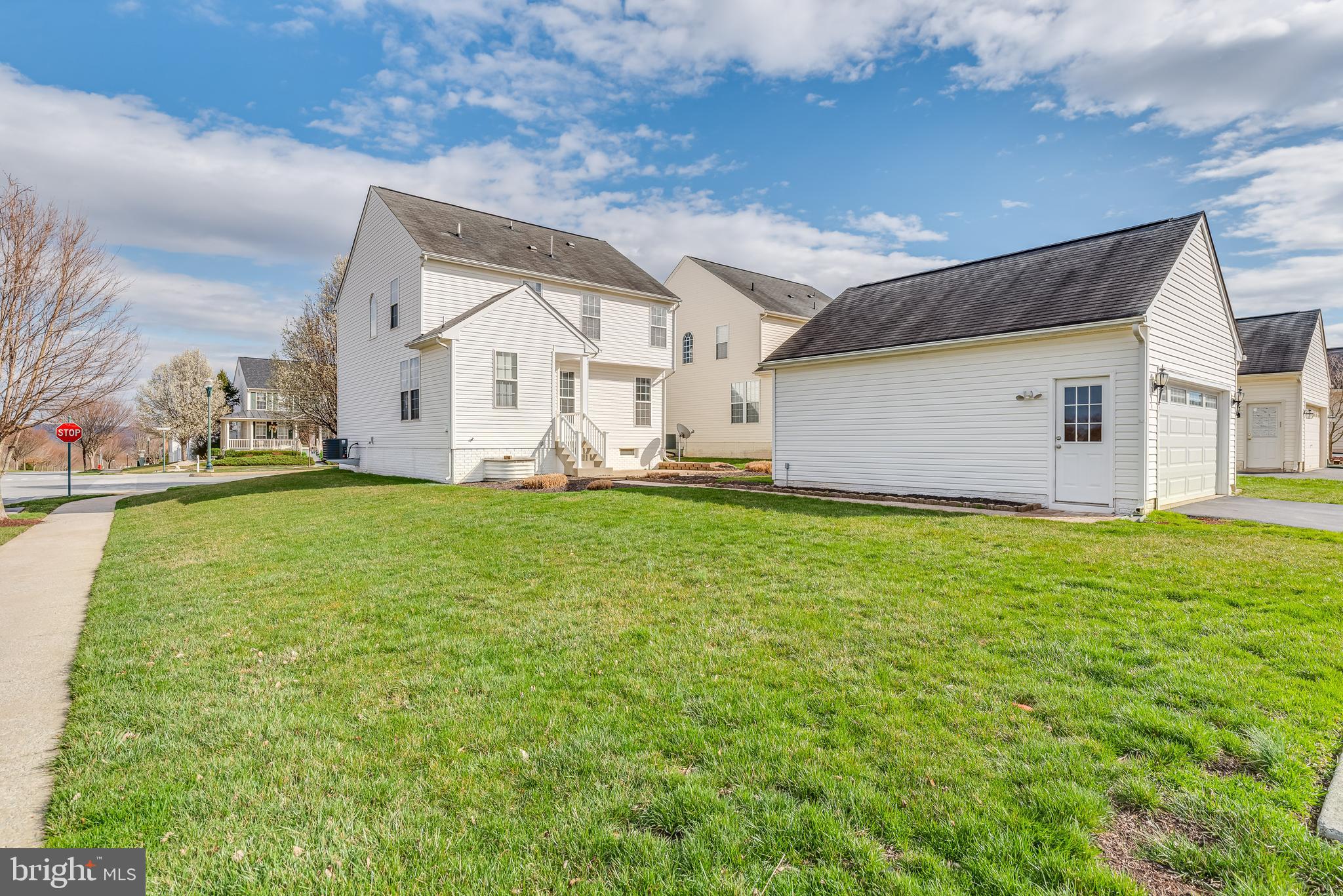 LAKELAND PLACE - Residential