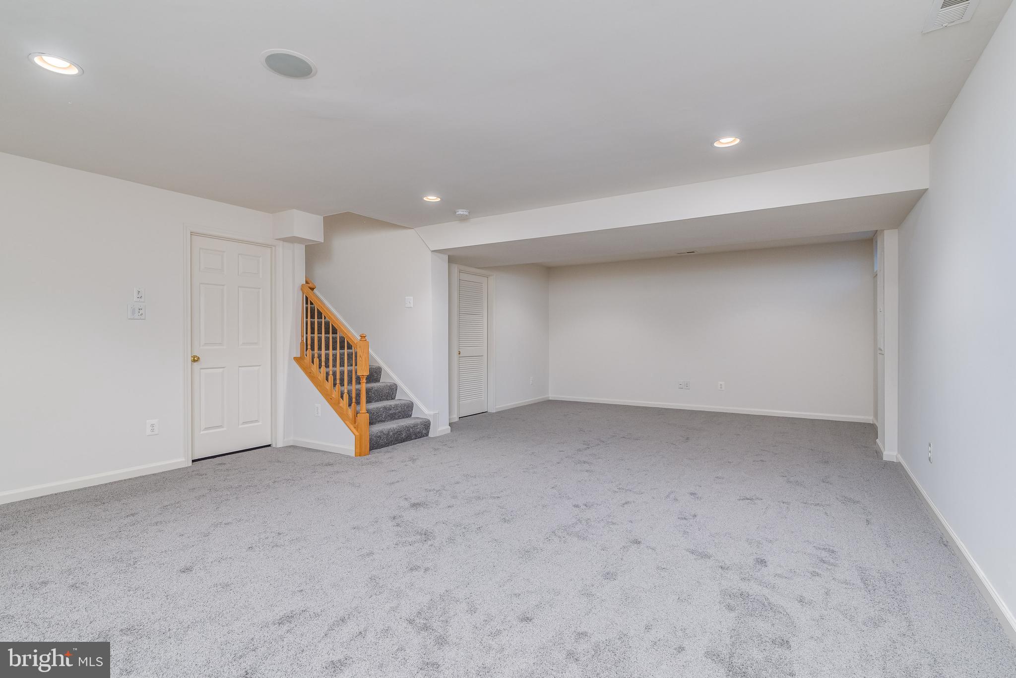 LAKELAND PLACE - Residential