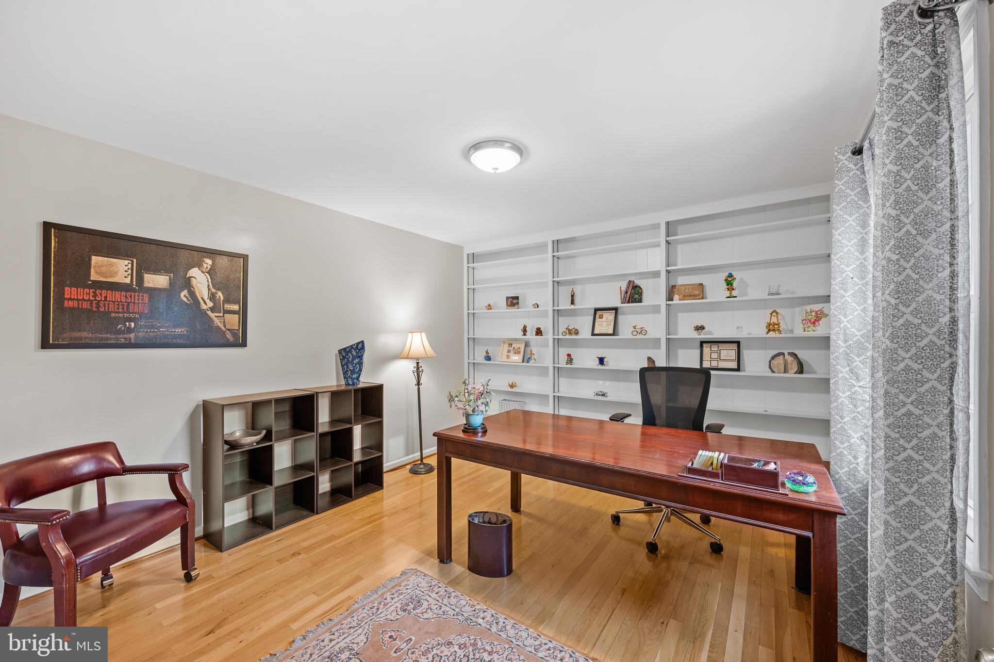 8217 BUCKSPARK LANE W