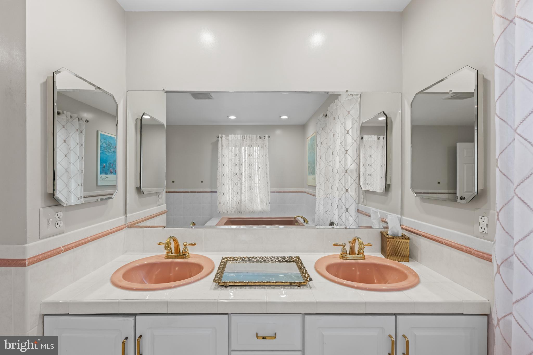 EAST GATE OF POTOMAC - Residential